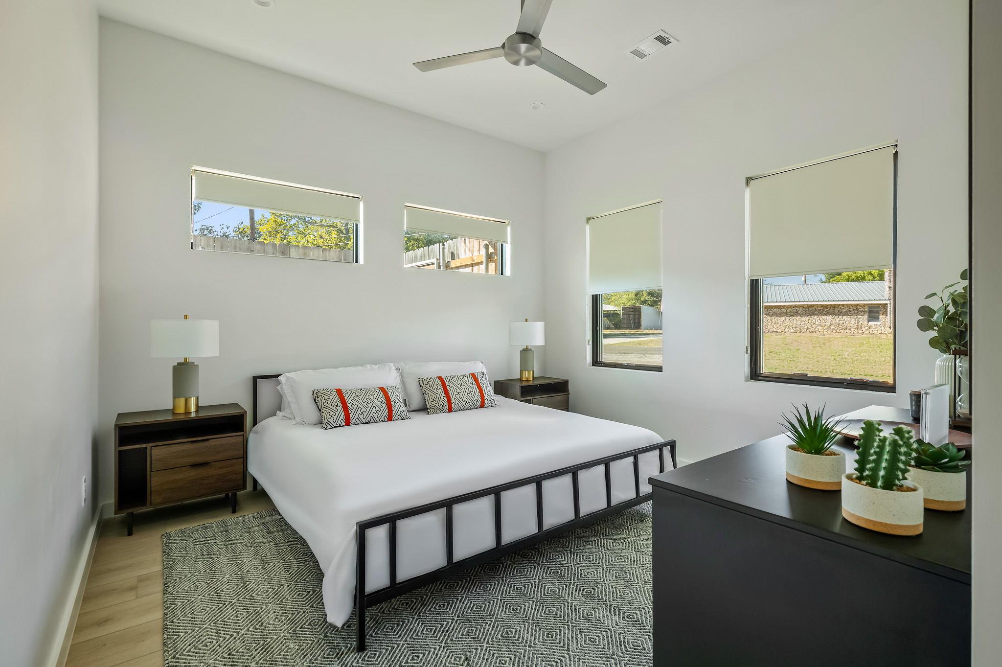 1836 Bluebonnet Ln, Kingsland, TX 78639