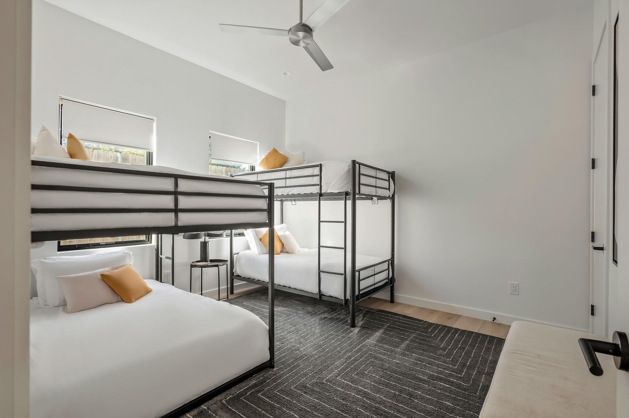 1836 Bluebonnet Ln, Kingsland, TX 78639