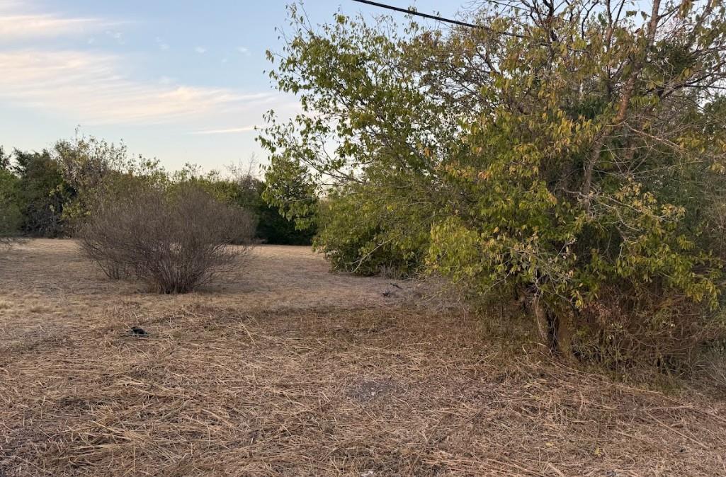 1121 Miller St, Taylor, TX 76574