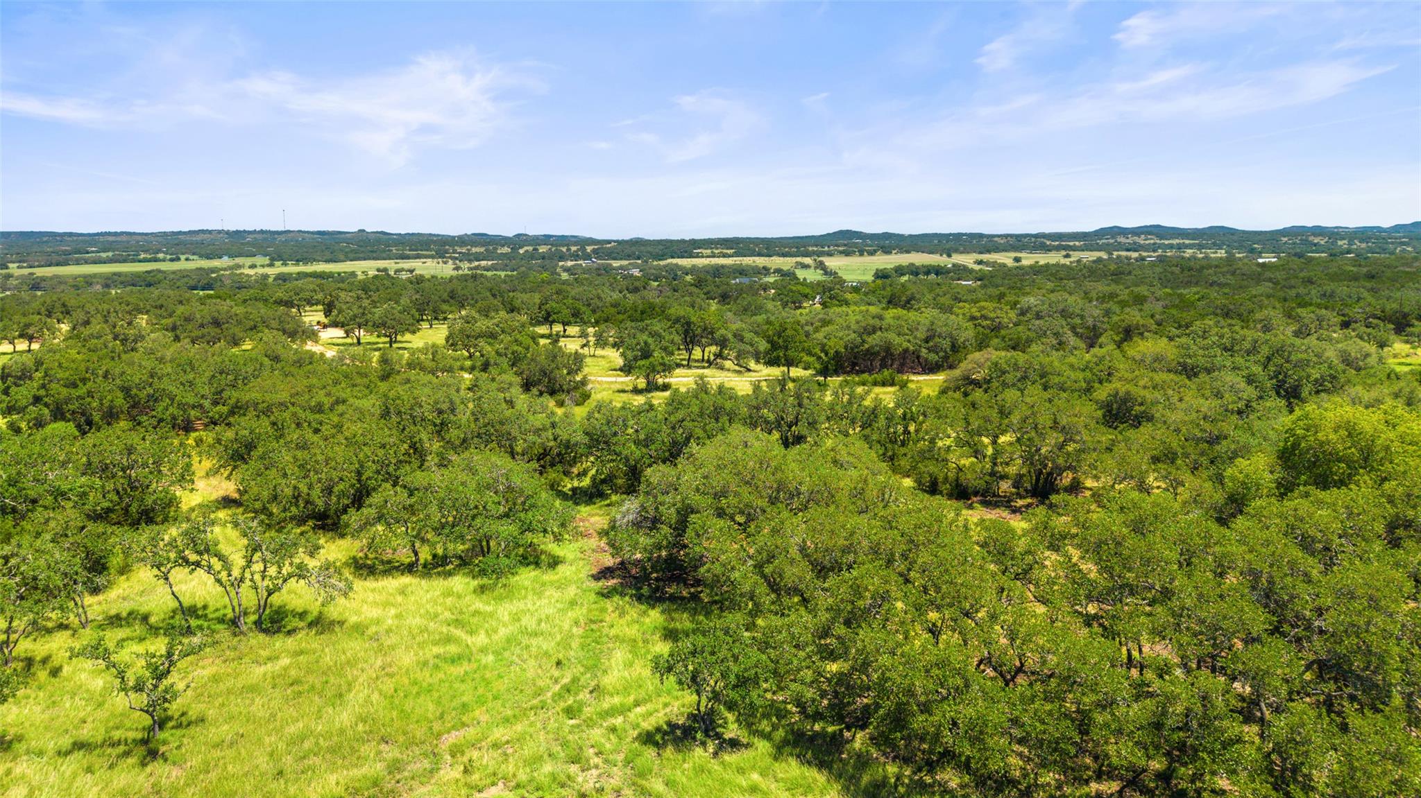 1094 Lindeman Ln, Blanco, TX 78606