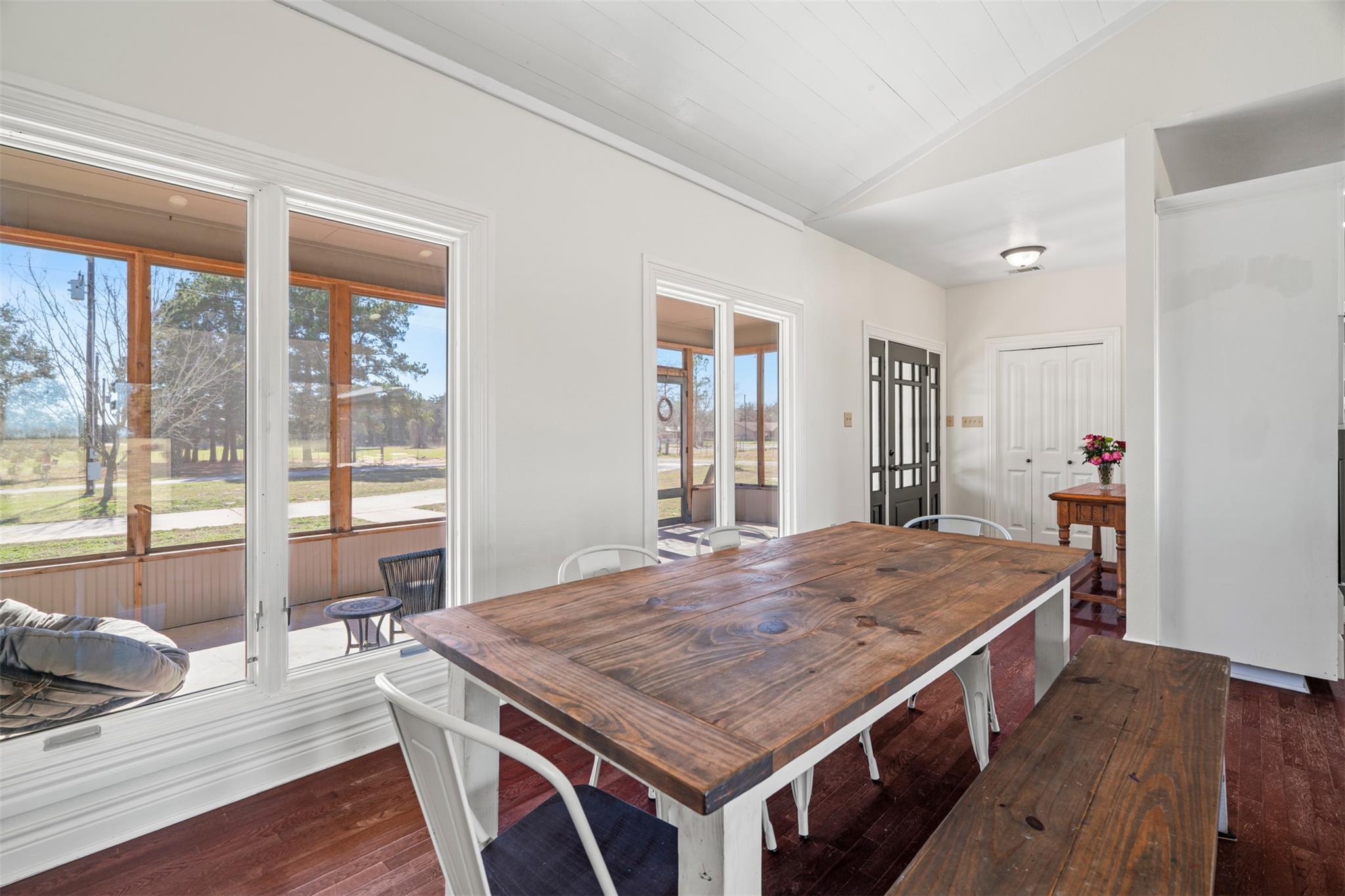 1158 W County Road 415, Lexington, TX 78947