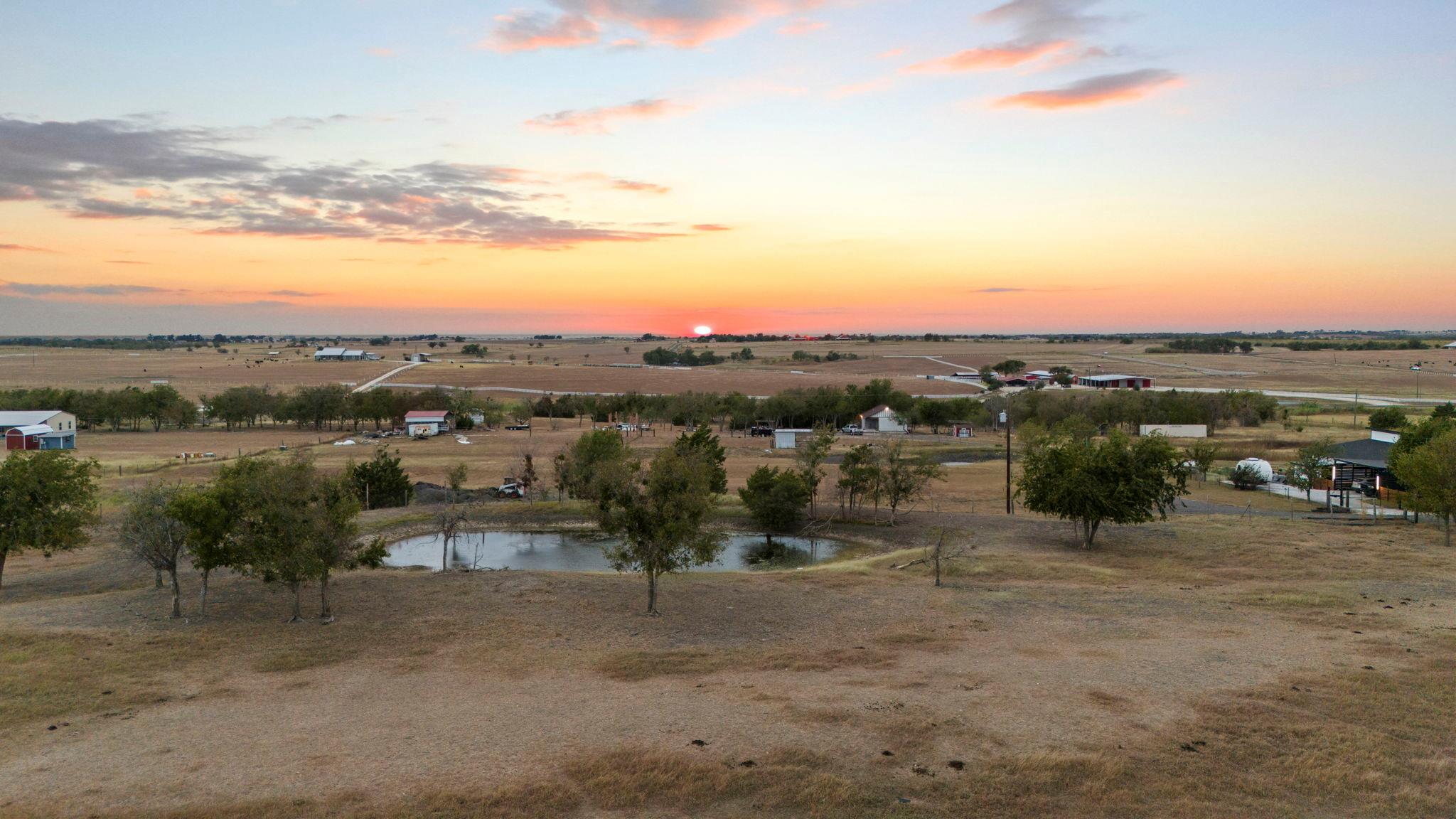 1767 County Road 420, Taylor, TX 76574