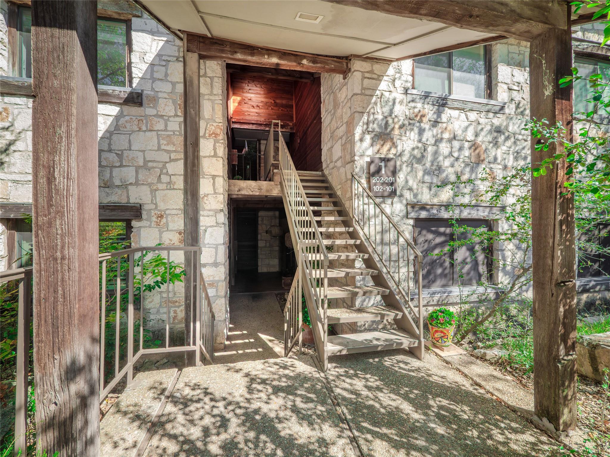 8200 Neely Dr # 202, Austin, TX 78759