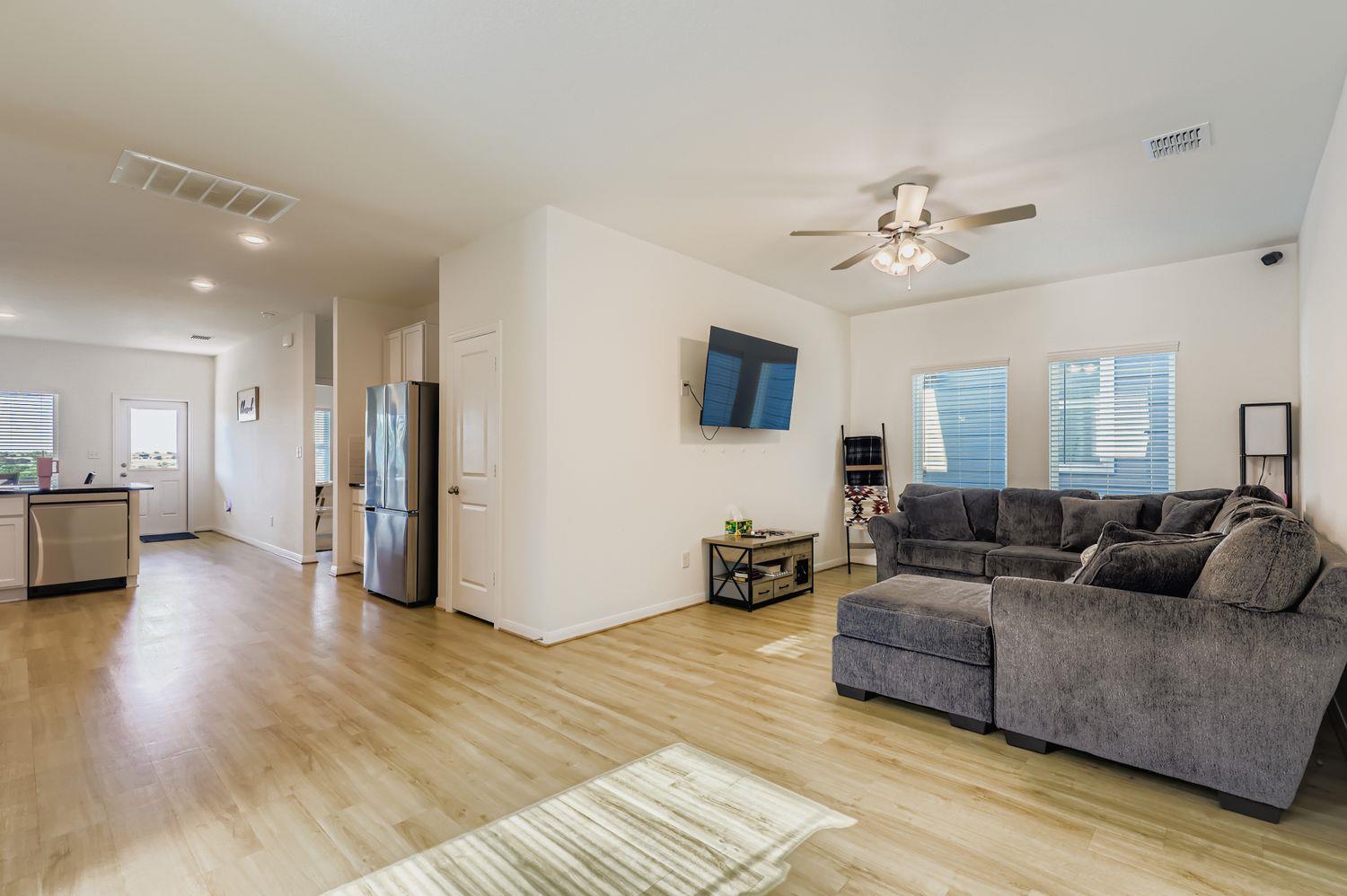 157 Lt Rusty Dr, Jarrell, TX 76537