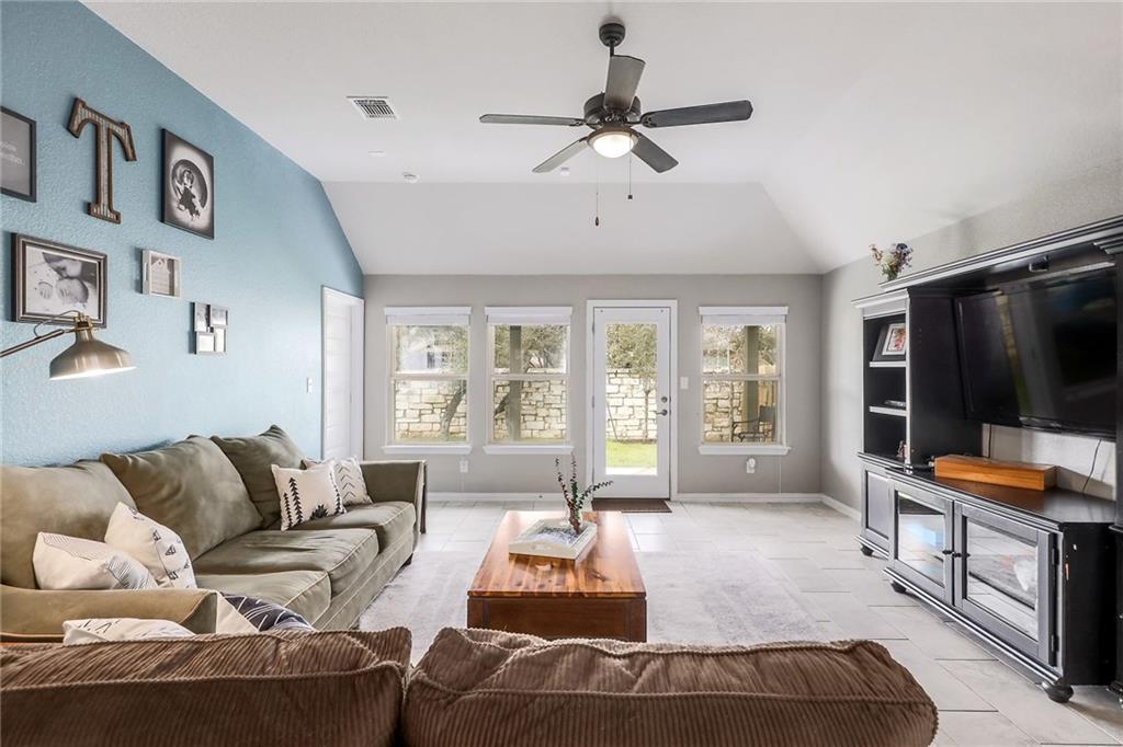 4124 Presidio Ln, Round Rock, TX 78681