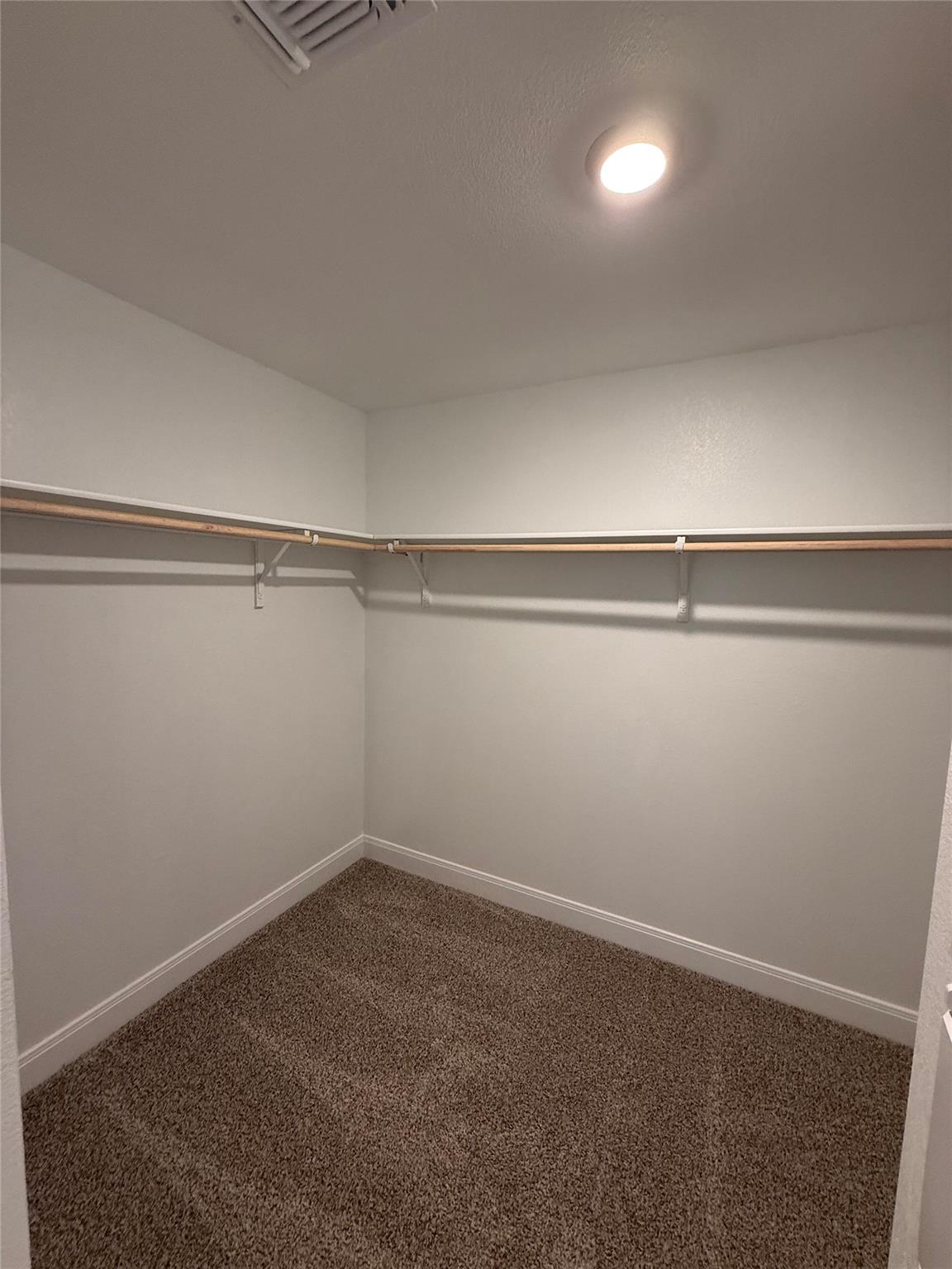 215 Great Northern Dr, Cedar Creek, TX 78612