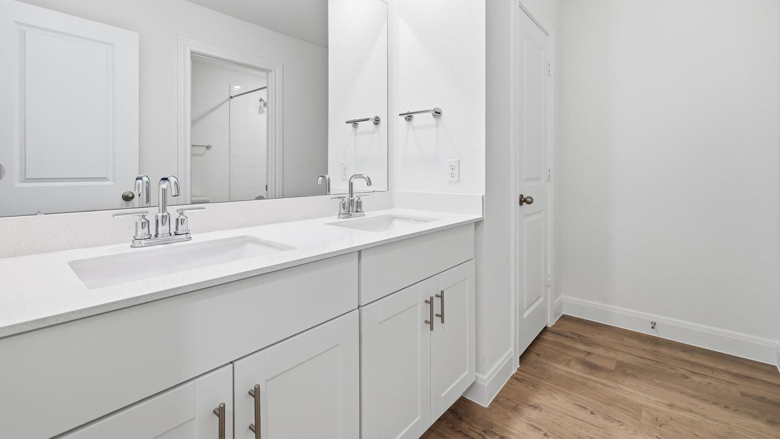 215 Great Northern Dr, Cedar Creek, TX 78612