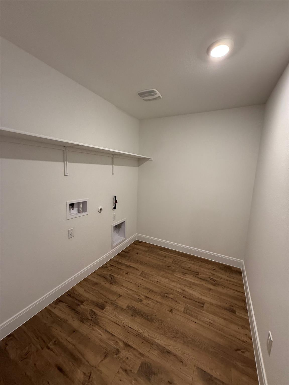 215 Great Northern Dr, Cedar Creek, TX 78612