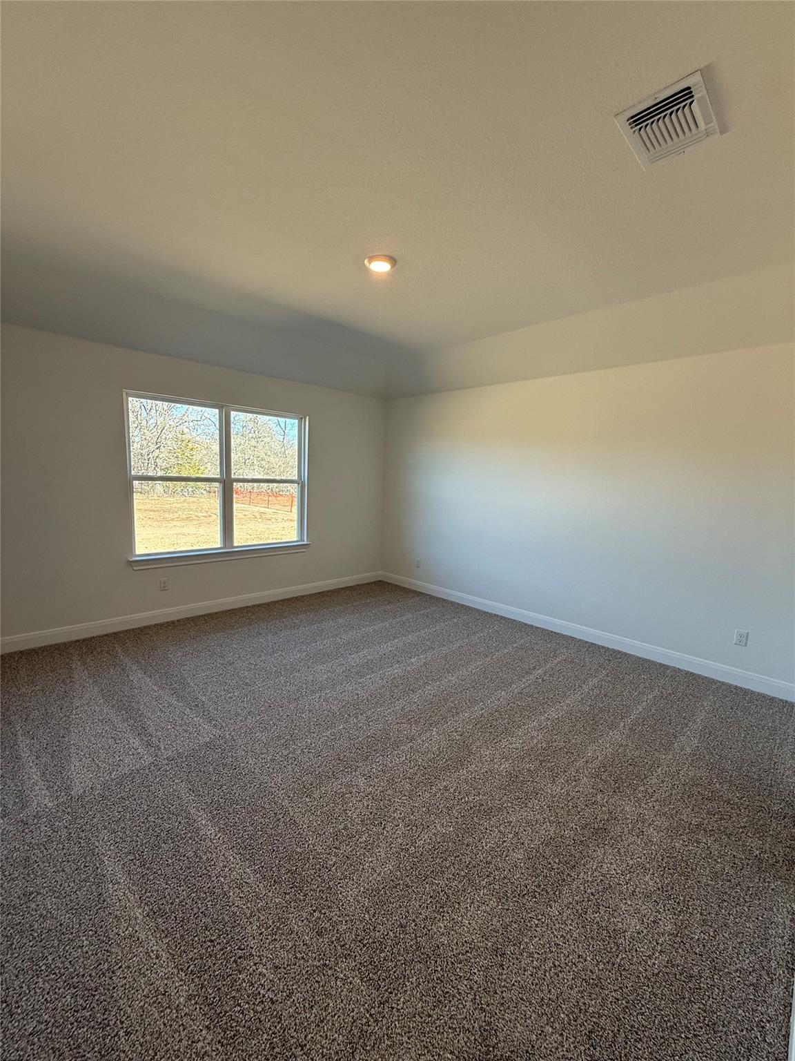 215 Great Northern Dr, Cedar Creek, TX 78612