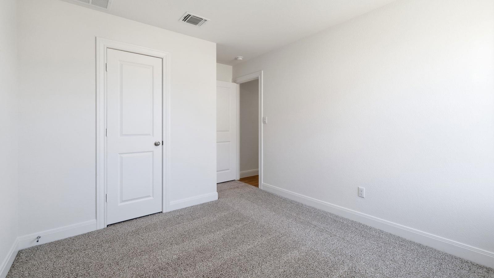 215 Great Northern Dr, Cedar Creek, TX 78612