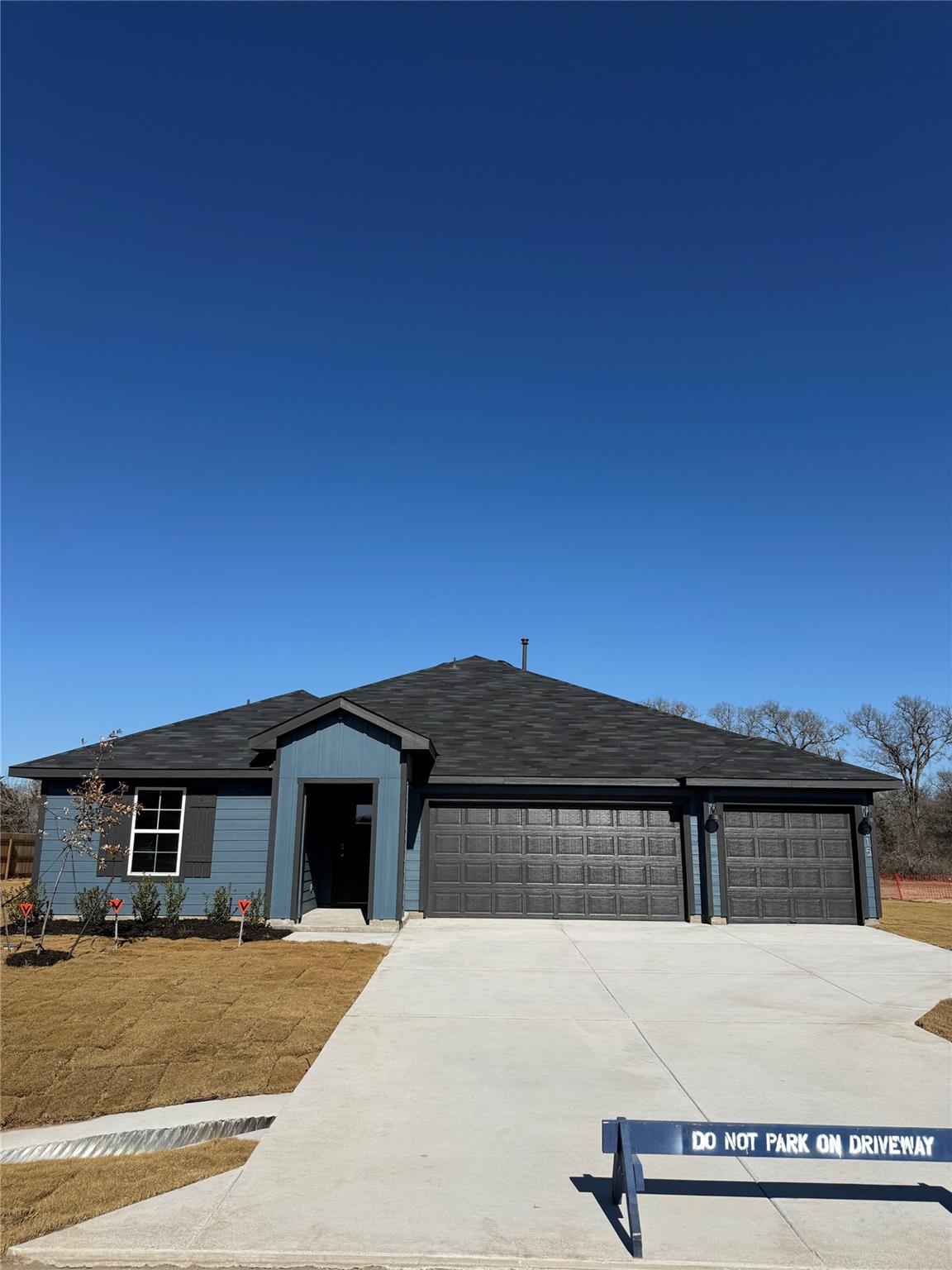 215 Great Northern Dr, Cedar Creek, TX 78612