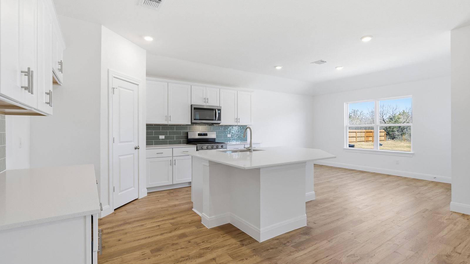 215 Great Northern Dr, Cedar Creek, TX 78612