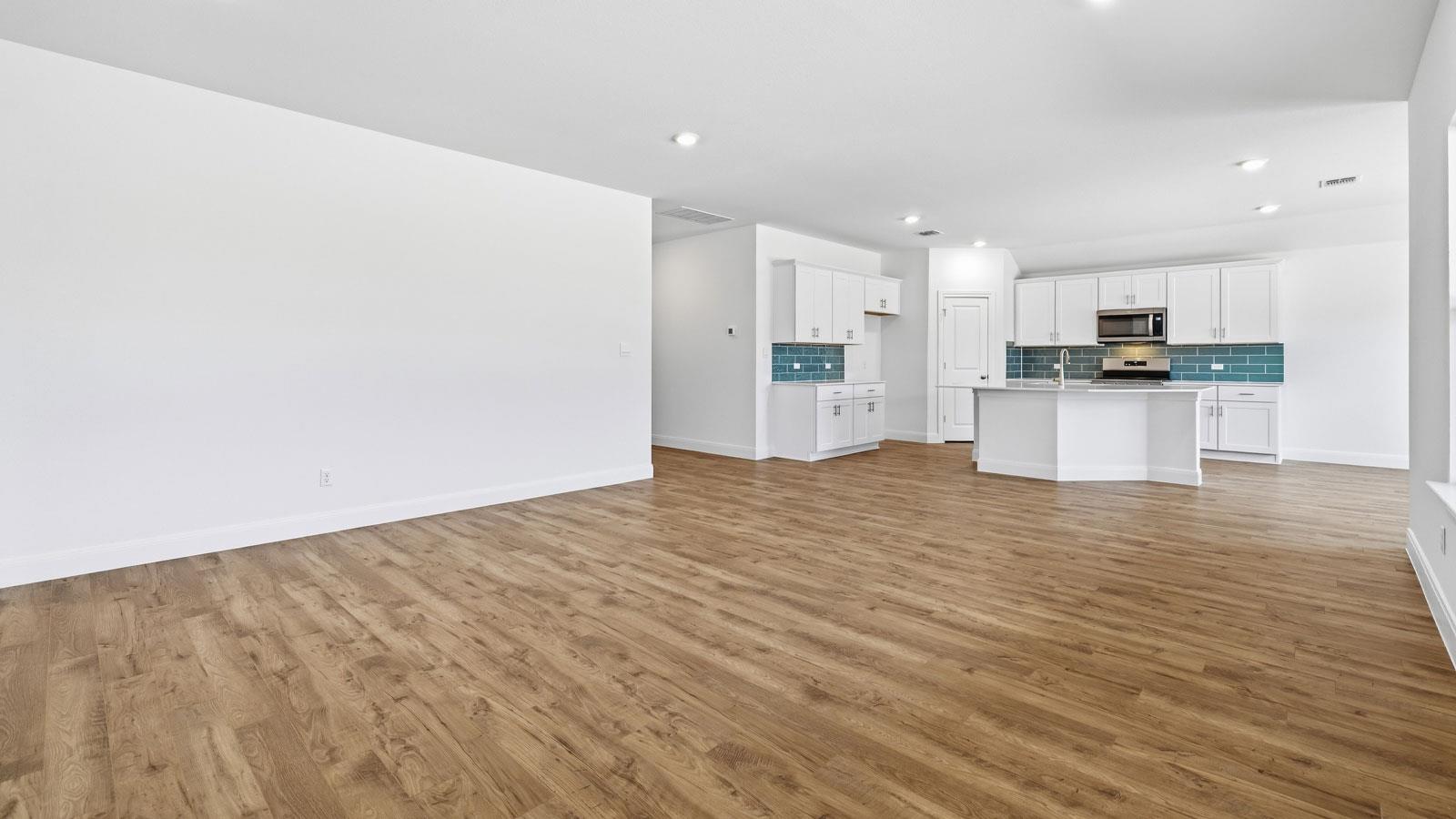 215 Great Northern Dr, Cedar Creek, TX 78612