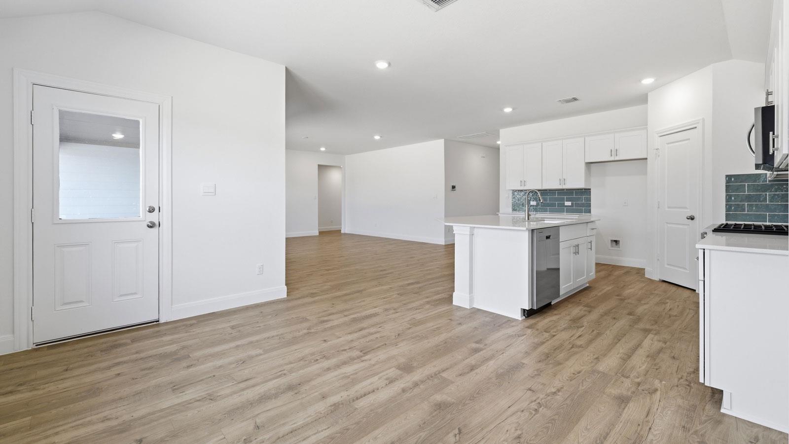 215 Great Northern Dr, Cedar Creek, TX 78612