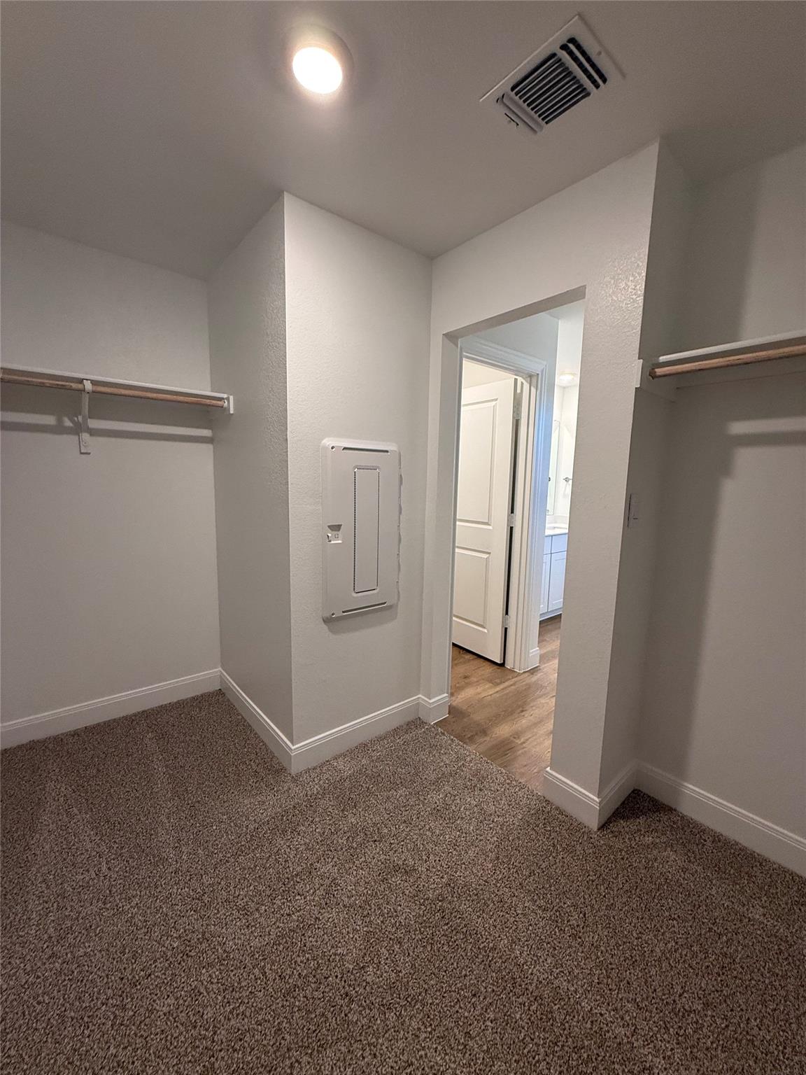 215 Great Northern Dr, Cedar Creek, TX 78612