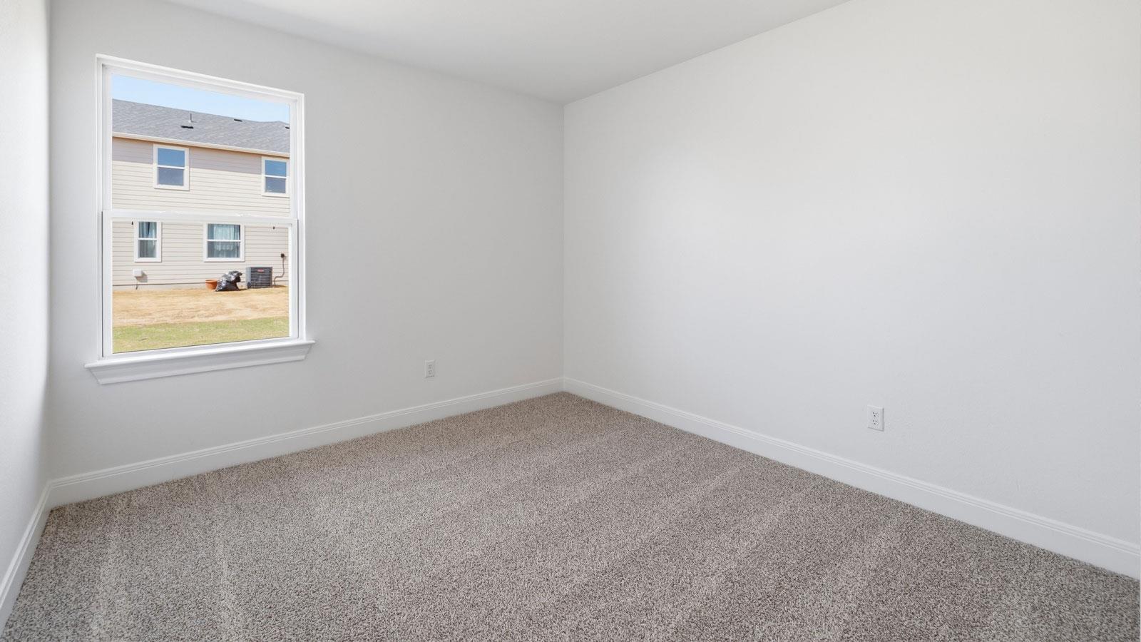 215 Great Northern Dr, Cedar Creek, TX 78612