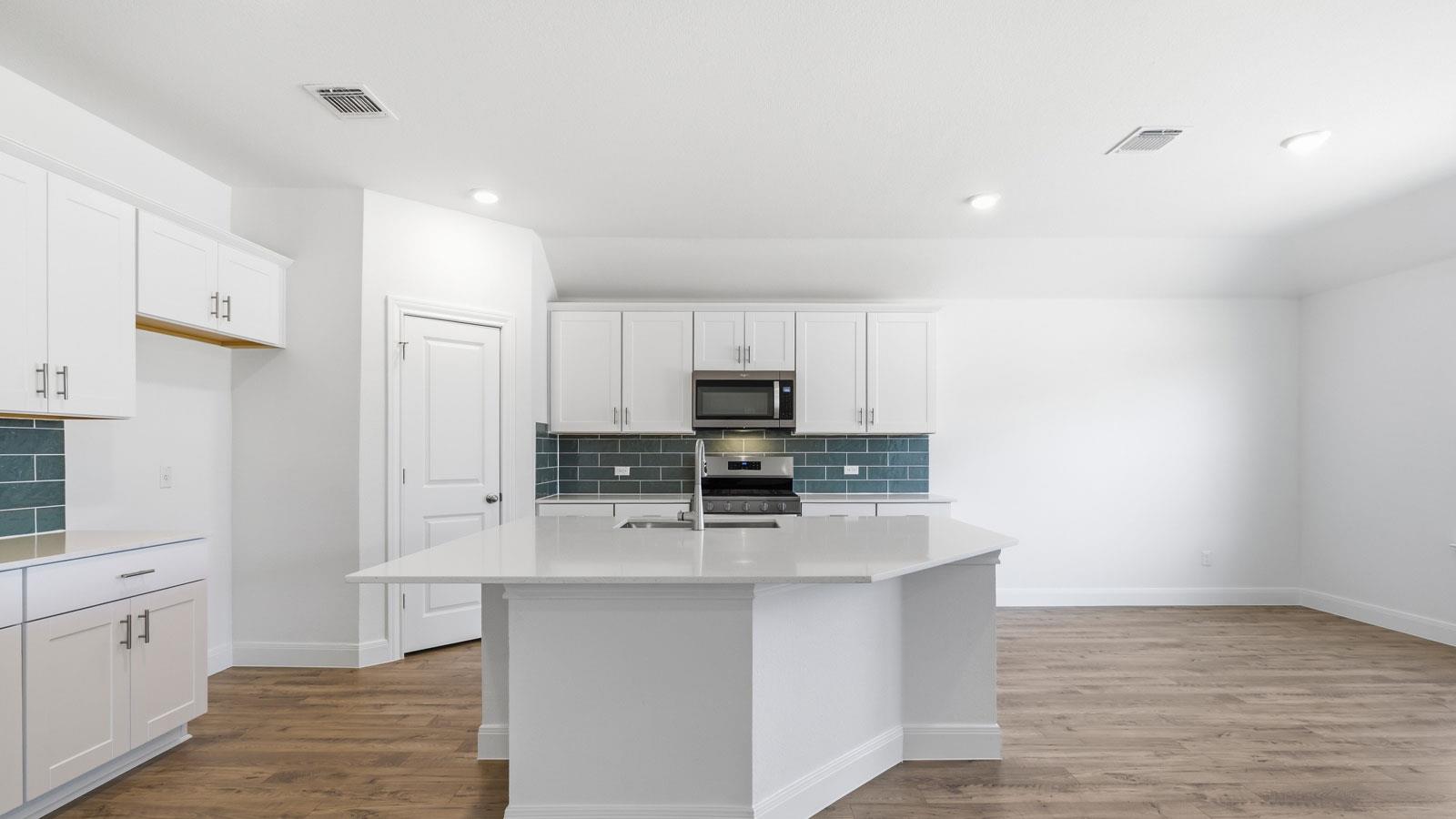 215 Great Northern Dr, Cedar Creek, TX 78612