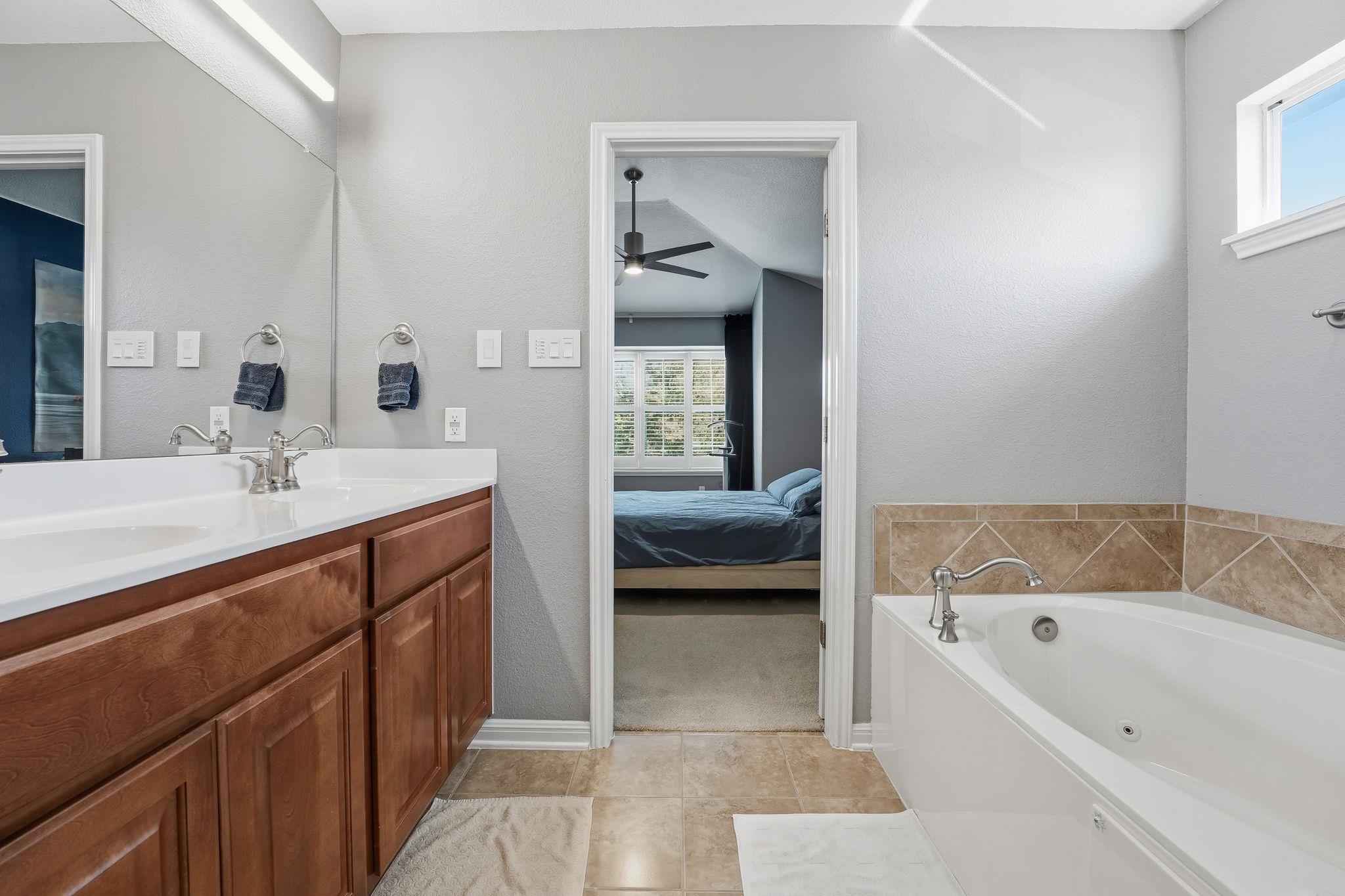 20608 Farm Pond Ln, Pflugerville, TX 78660