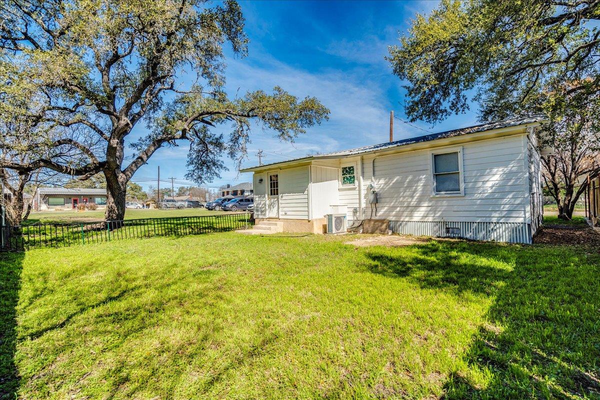 116 E Moeller St, Bertram, TX 78605