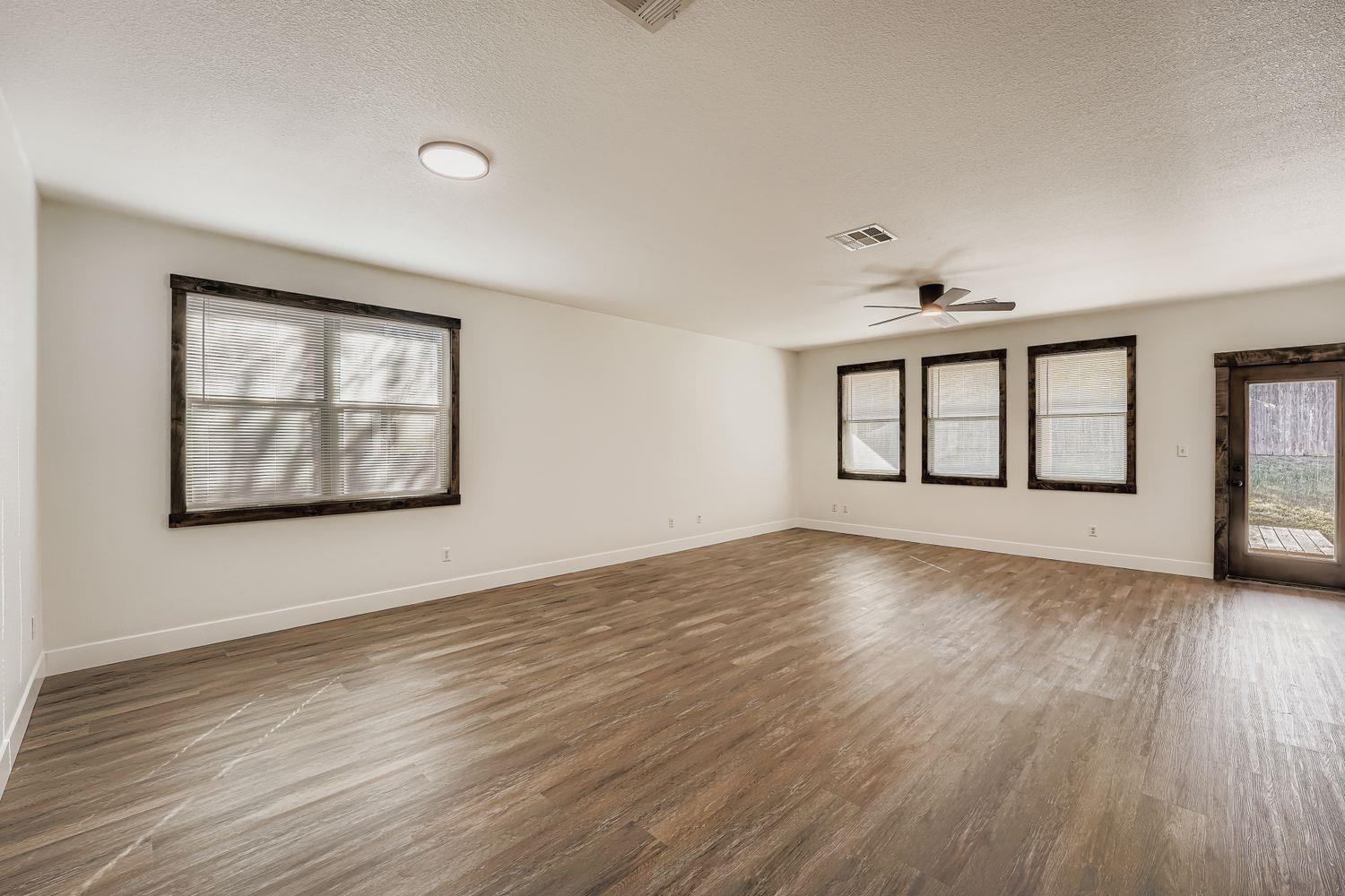 2097 Livonia Dr, Buda, TX 78610