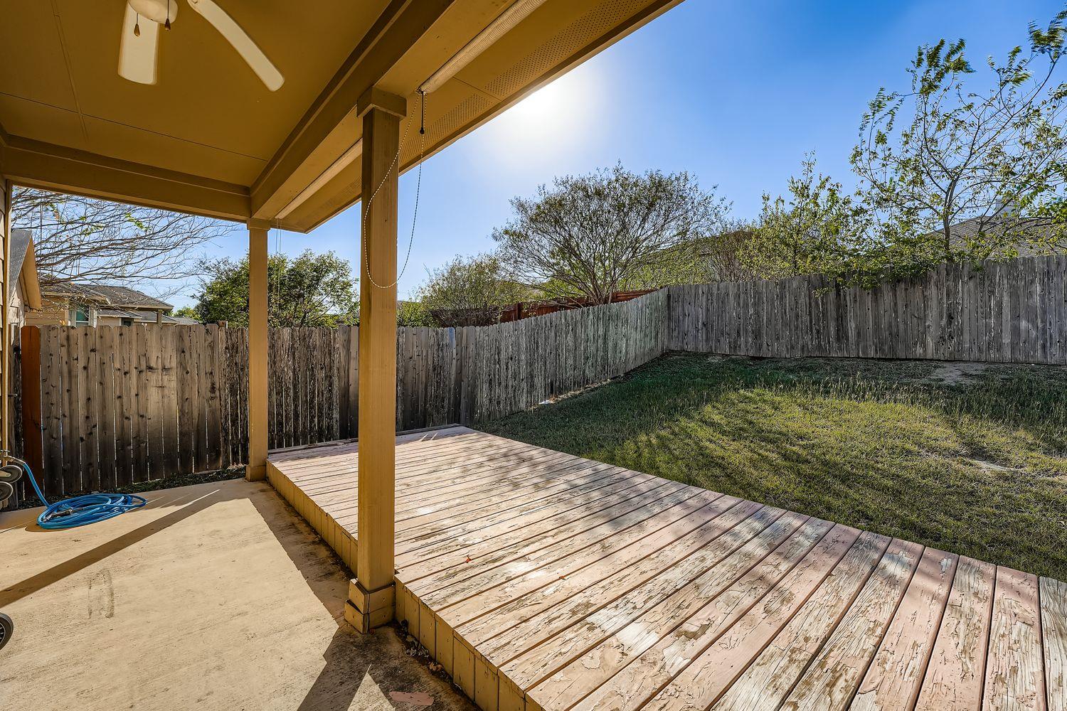 2097 Livonia Dr, Buda, TX 78610