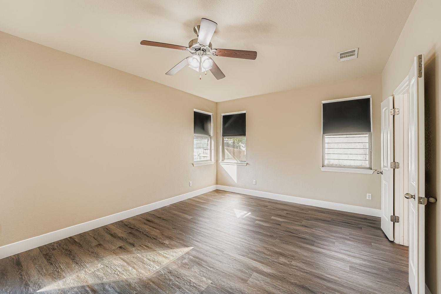 2097 Livonia Dr, Buda, TX 78610