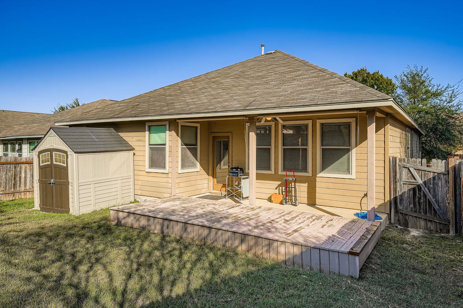 2097 Livonia Dr, Buda, TX 78610