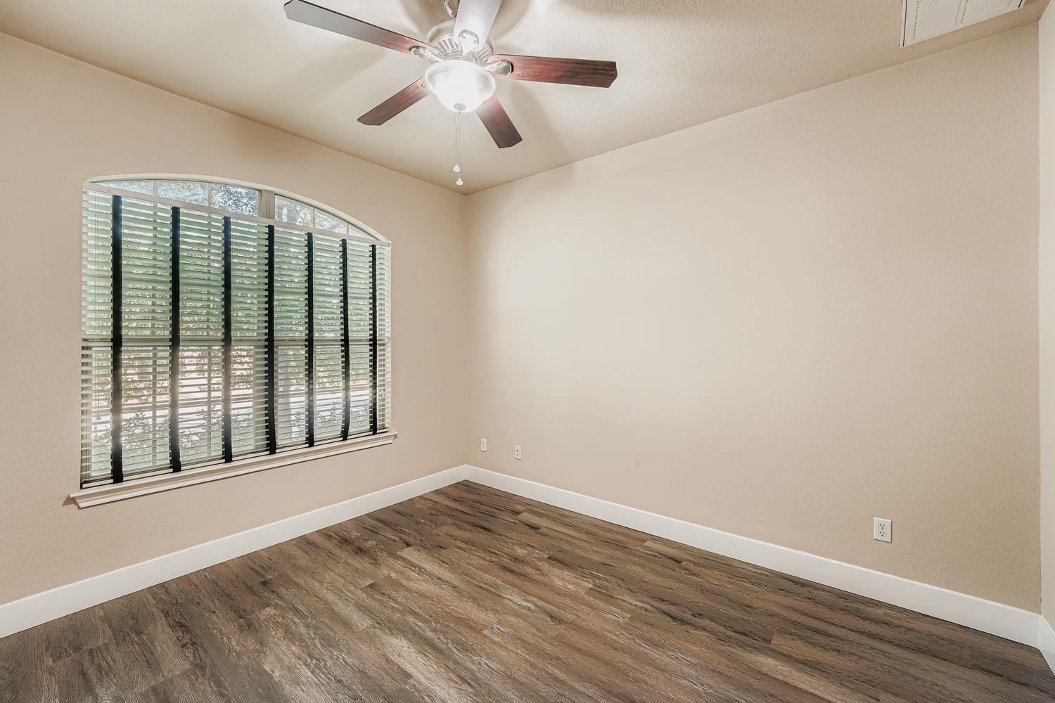 2097 Livonia Dr, Buda, TX 78610