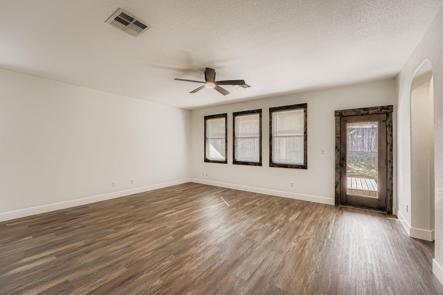 2097 Livonia Dr, Buda, TX 78610