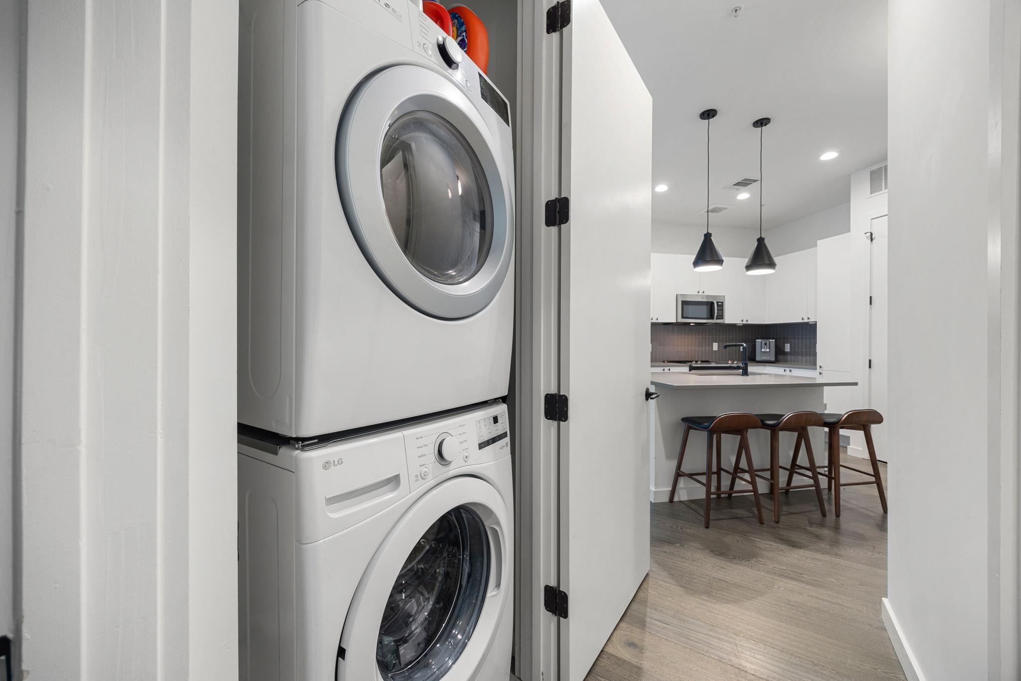 800 Embassy Dr # 204, Austin, TX 78702