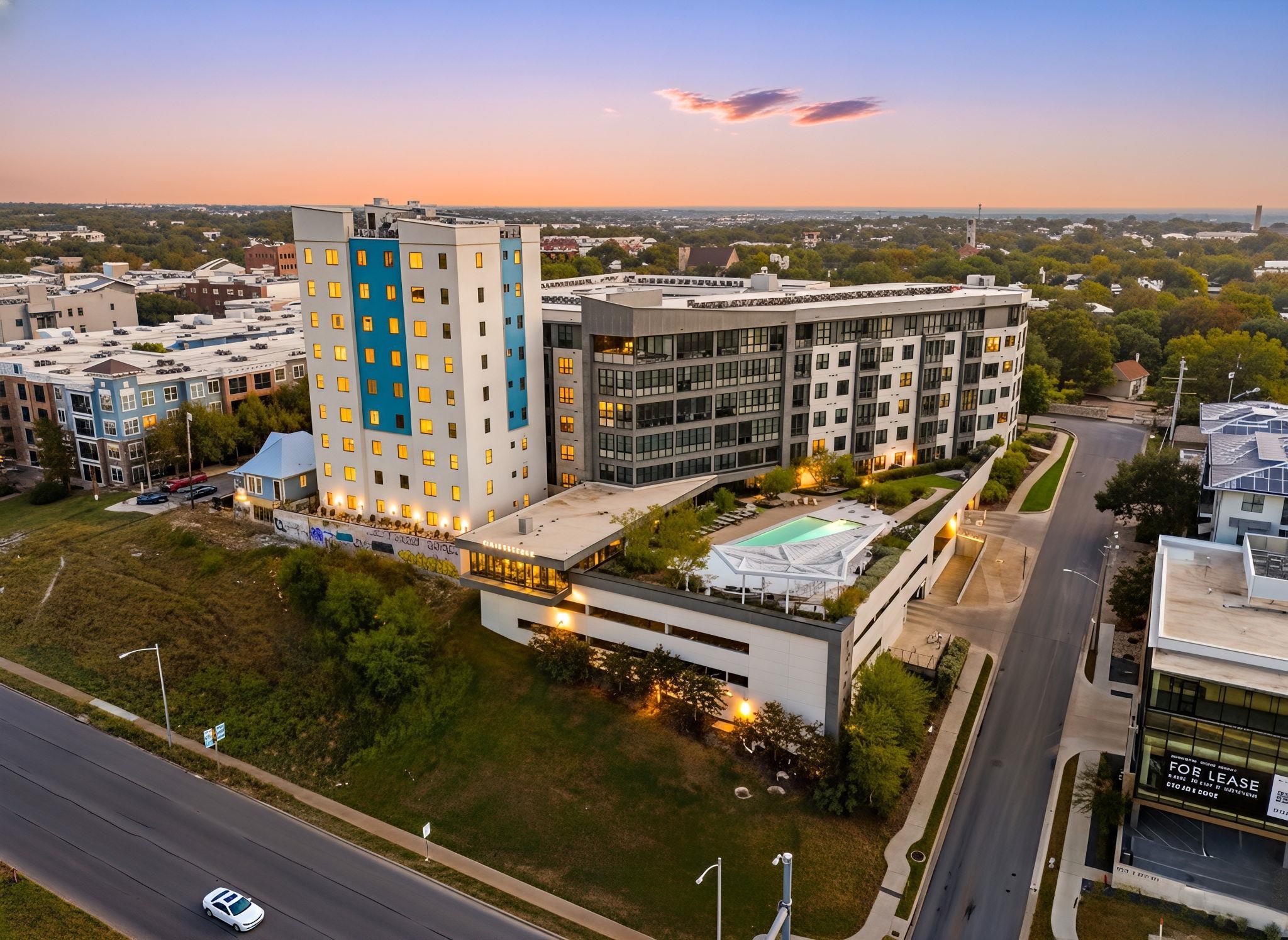 800 Embassy Dr # 204, Austin, TX 78702