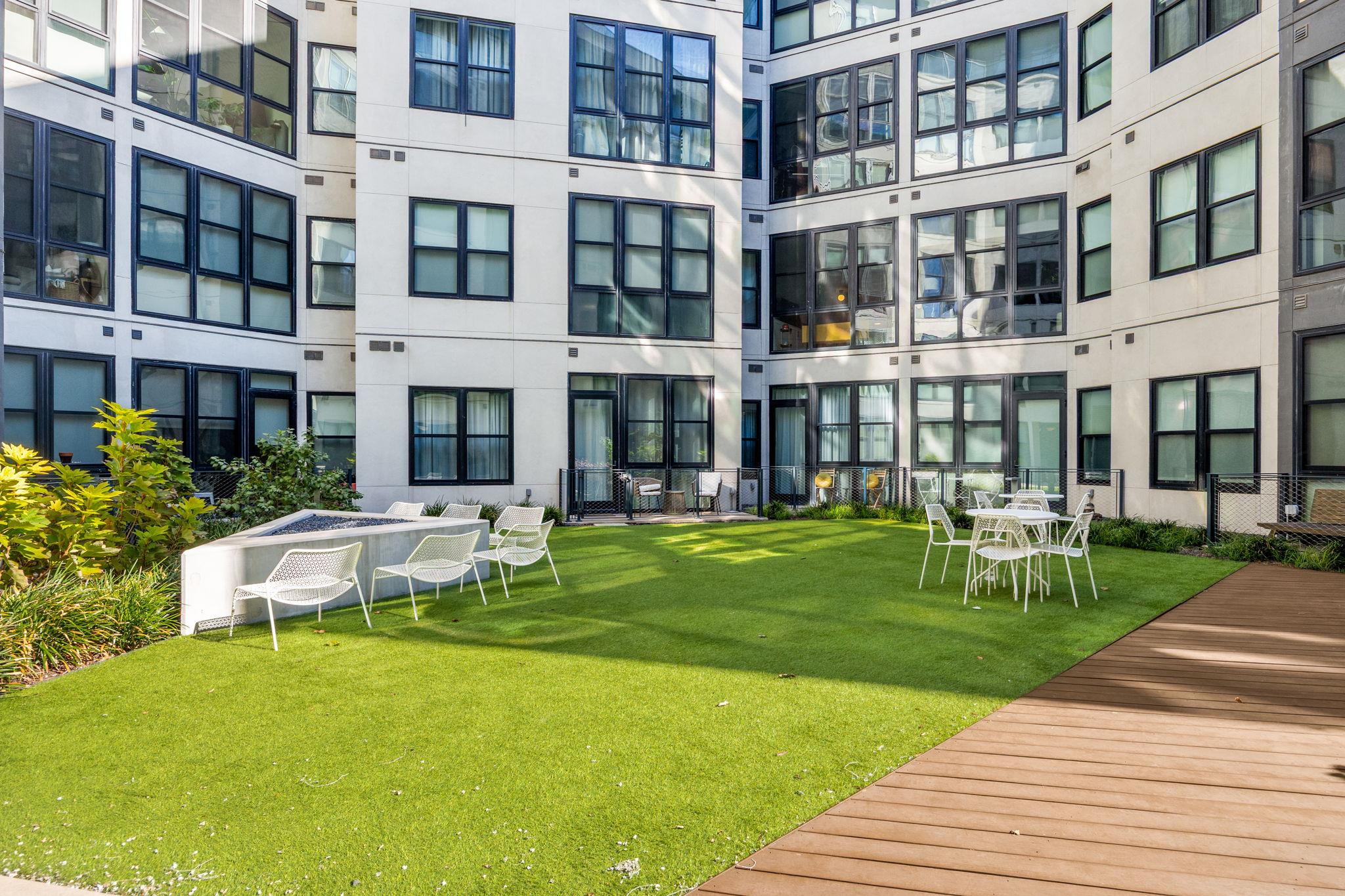 800 Embassy Dr # 204, Austin, TX 78702