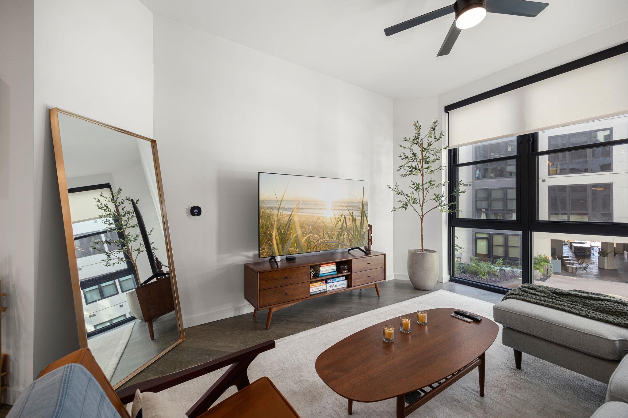 800 Embassy Dr # 204, Austin, TX 78702