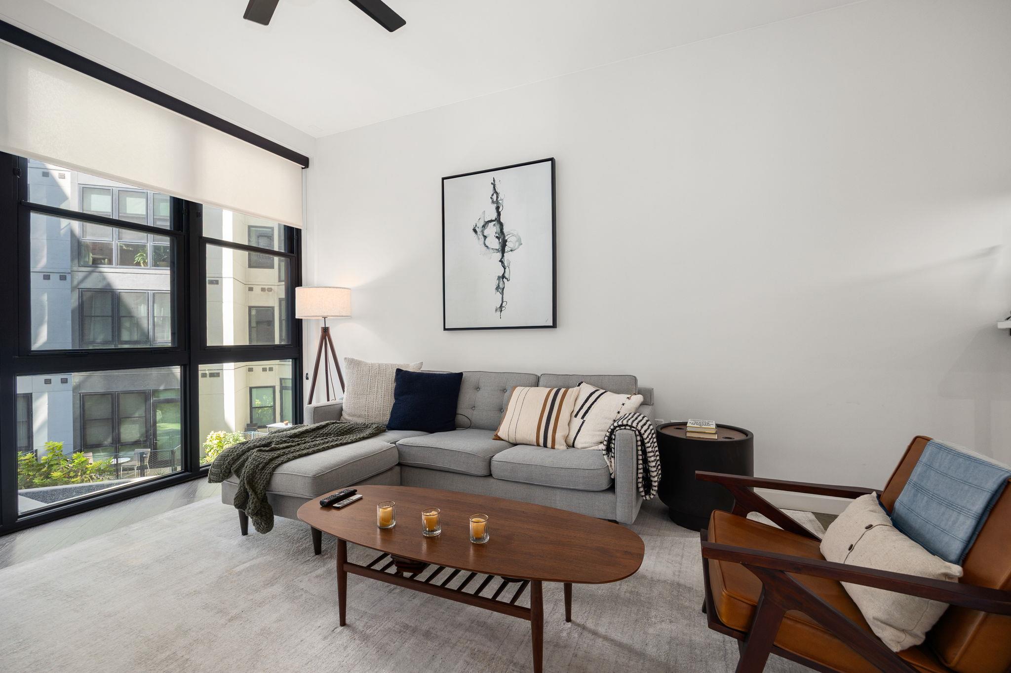 800 Embassy Dr # 204, Austin, TX 78702