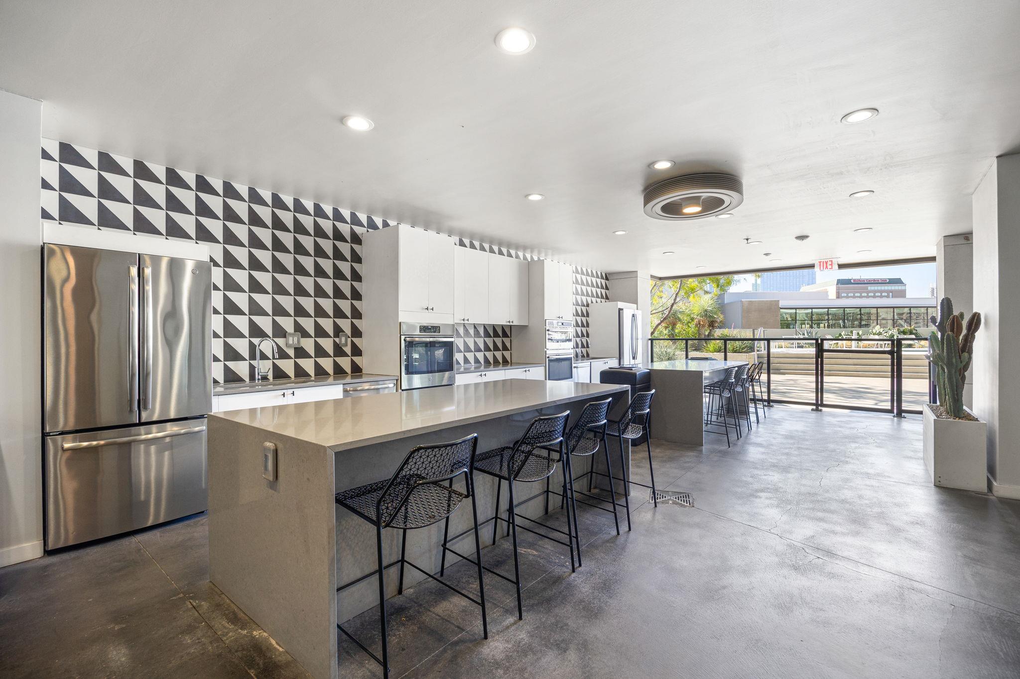 800 Embassy Dr # 204, Austin, TX 78702