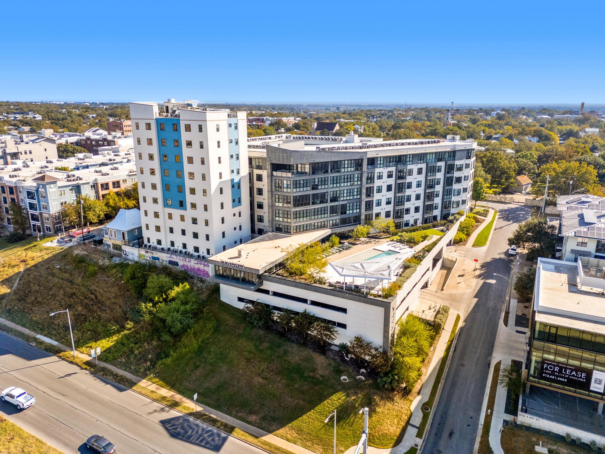 800 Embassy Dr # 204, Austin, TX 78702