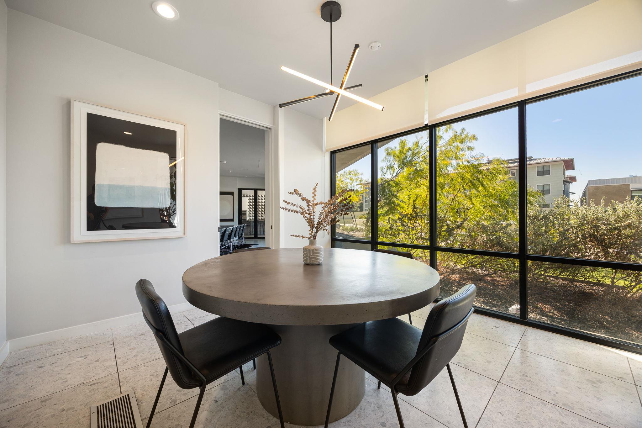 800 Embassy Dr # 204, Austin, TX 78702