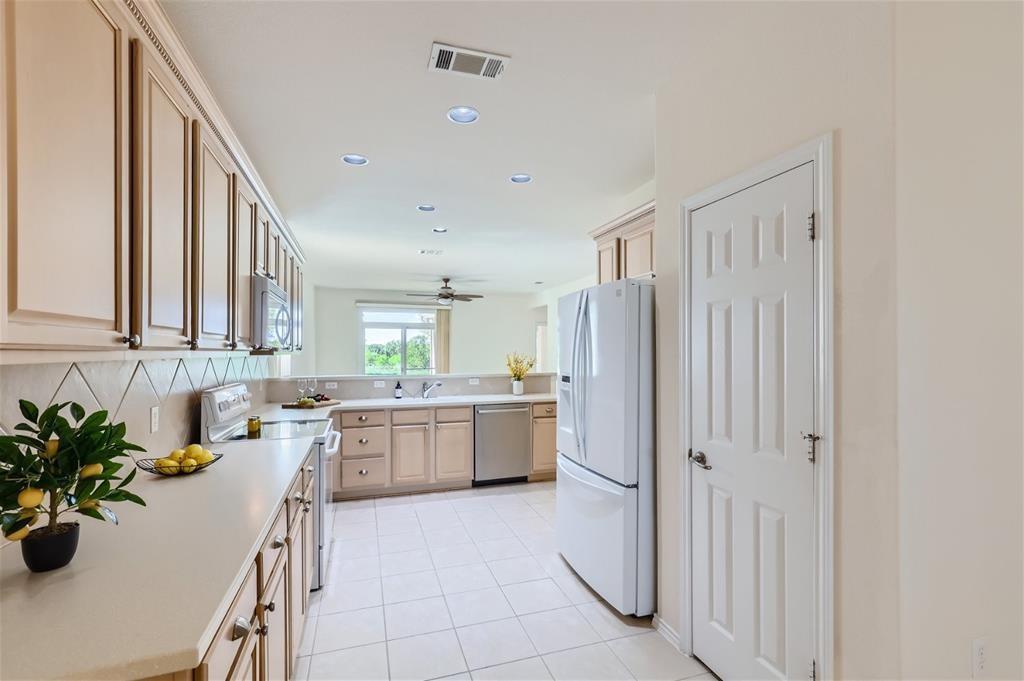 212 Summer Rd, Georgetown, TX 78633