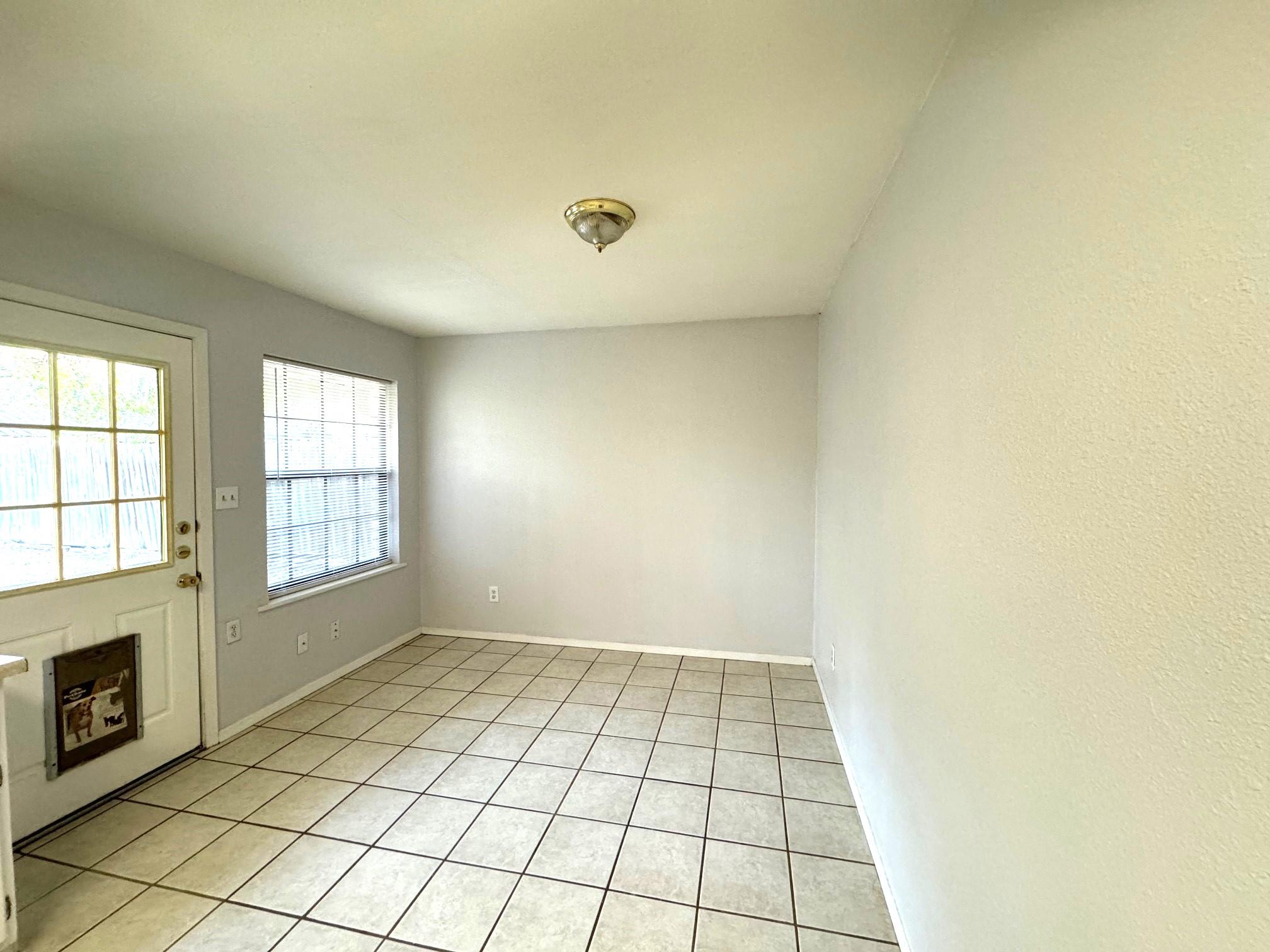 1307 Center St, Lockhart, TX 78644