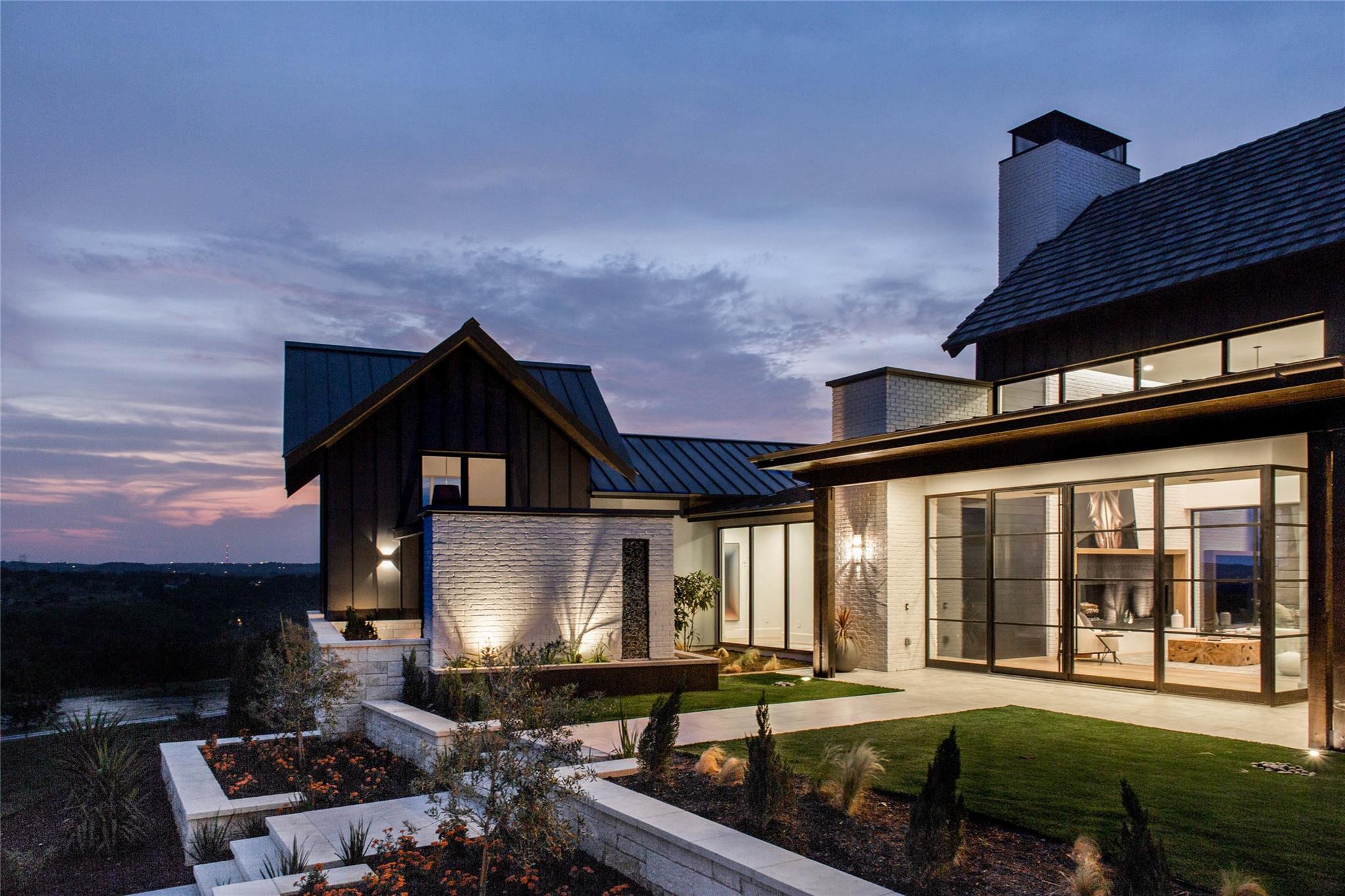 707 Moonlight Bay Dr, Spicewood, TX 78669