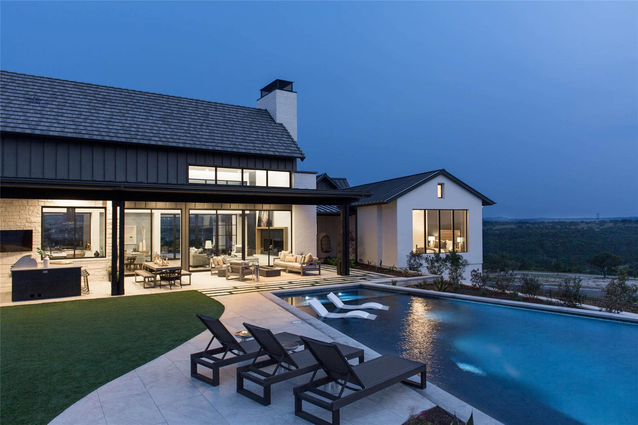 707 Moonlight Bay Dr, Spicewood, TX 78669