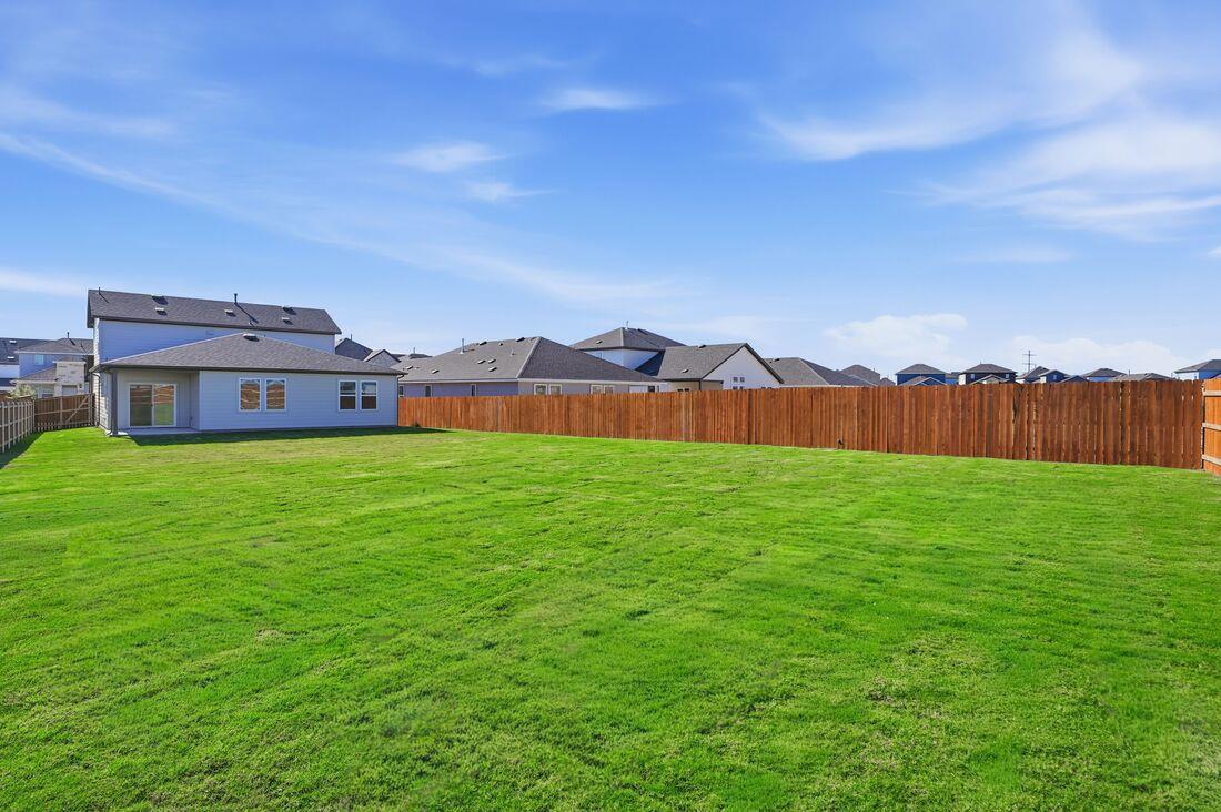 1013 Vanderscile Rd, Hutto, TX 78634