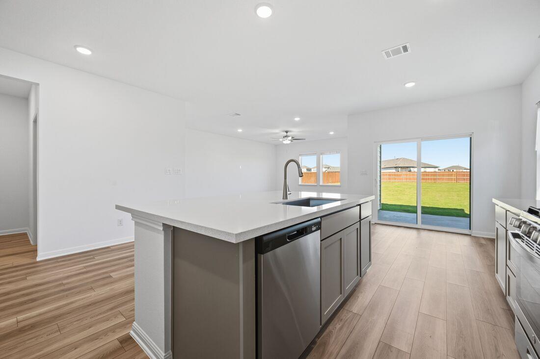 1013 Vanderscile Rd, Hutto, TX 78634