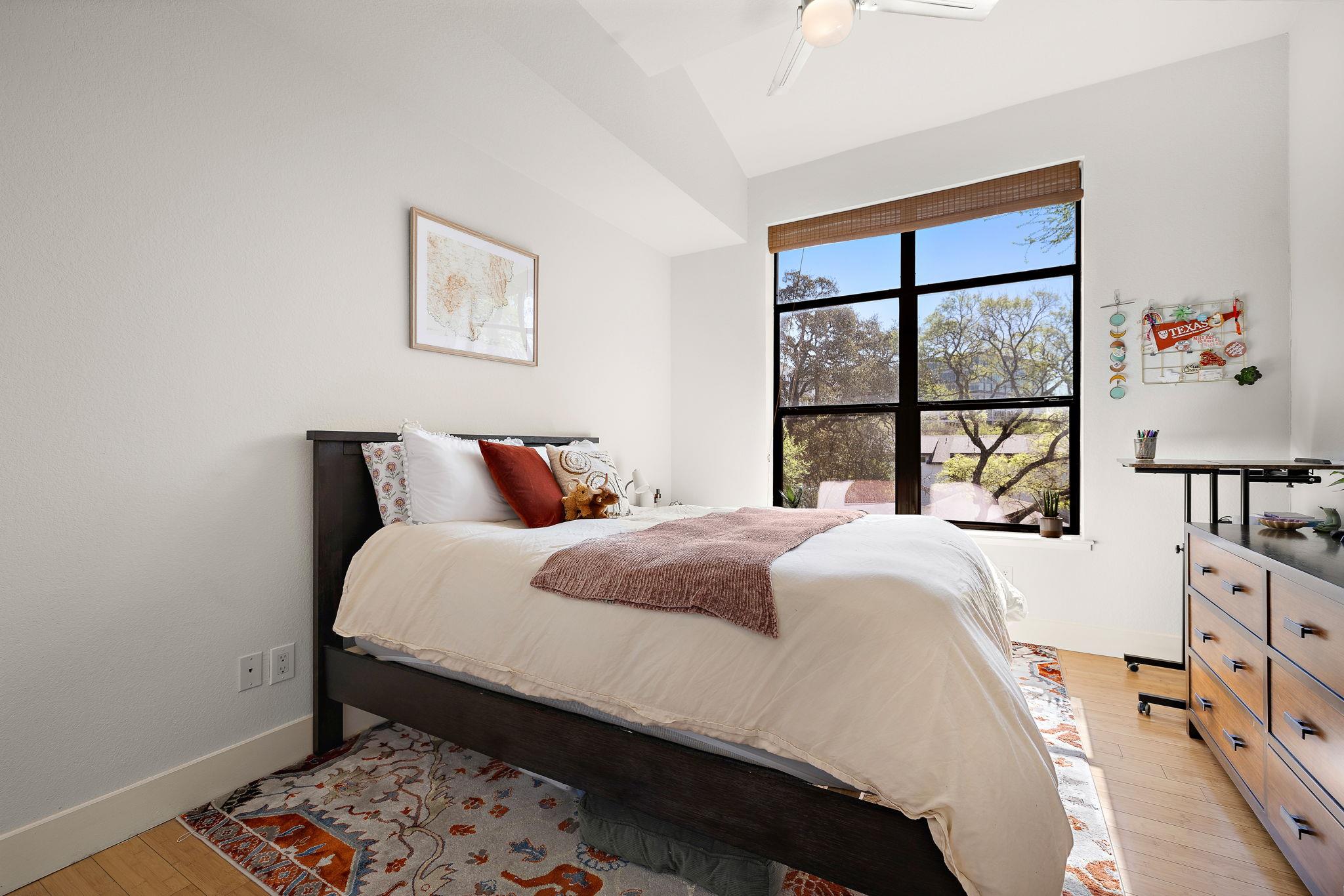 907 Duncan Ln # 302, Austin, TX 78705