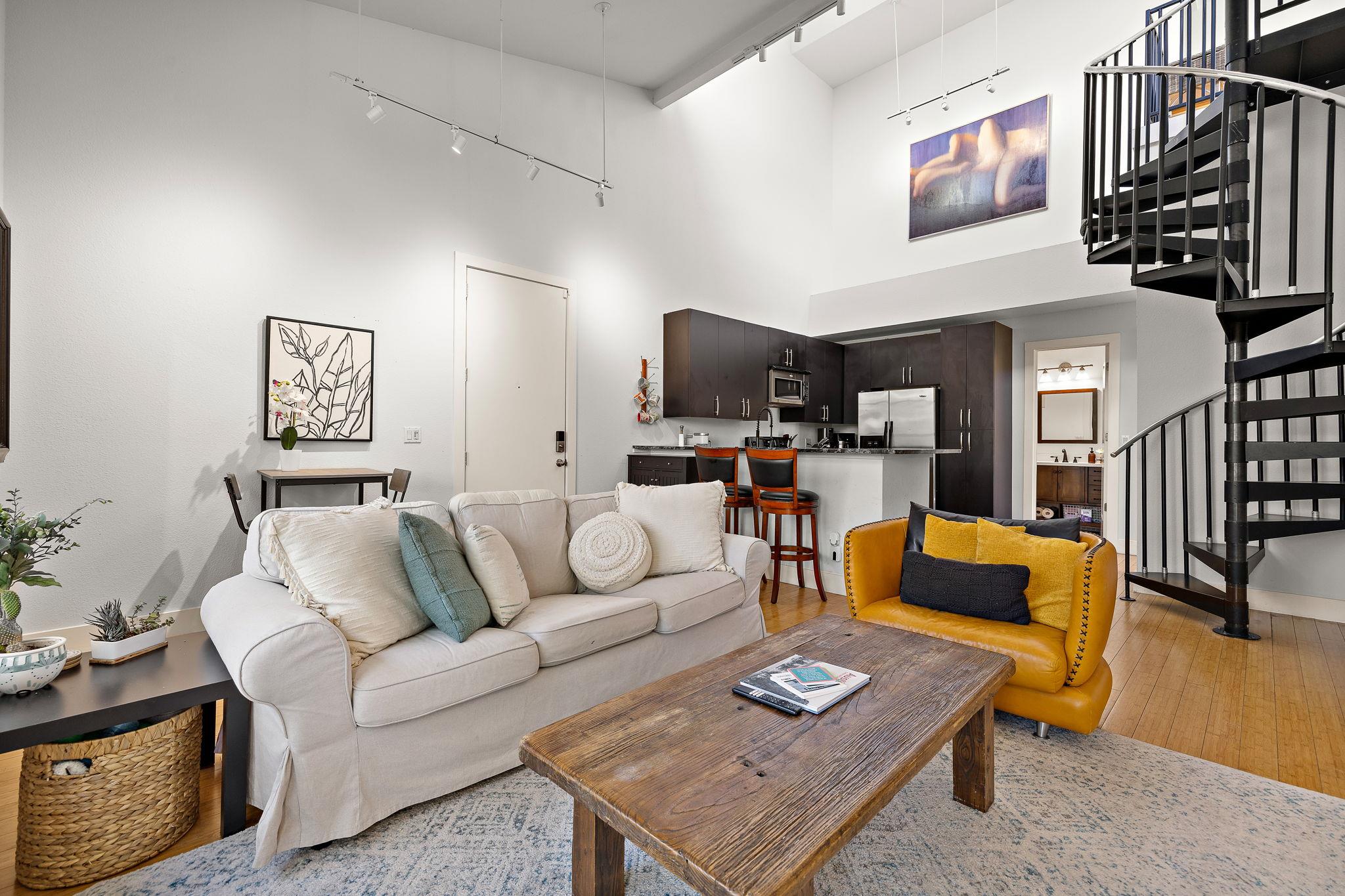 907 Duncan Ln # 302, Austin, TX 78705