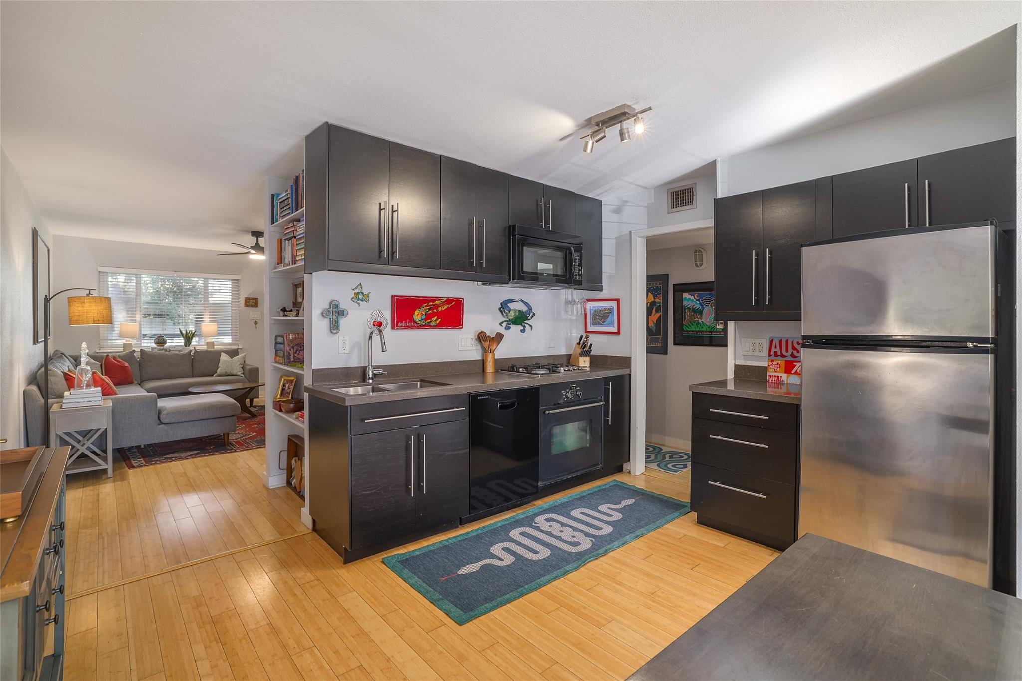 2303 East Side Dr # 223, Austin, TX 78704