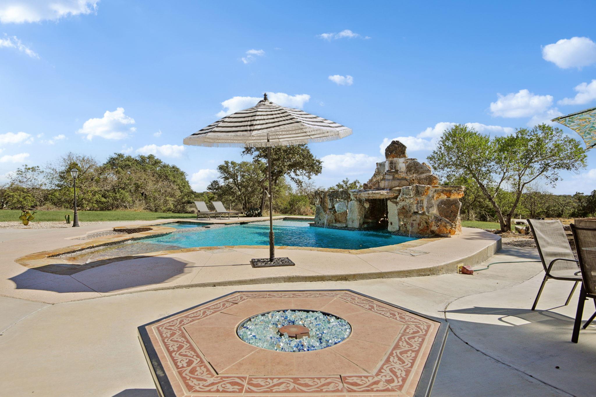 4401 Hilliard Rd, San Marcos, TX 78666