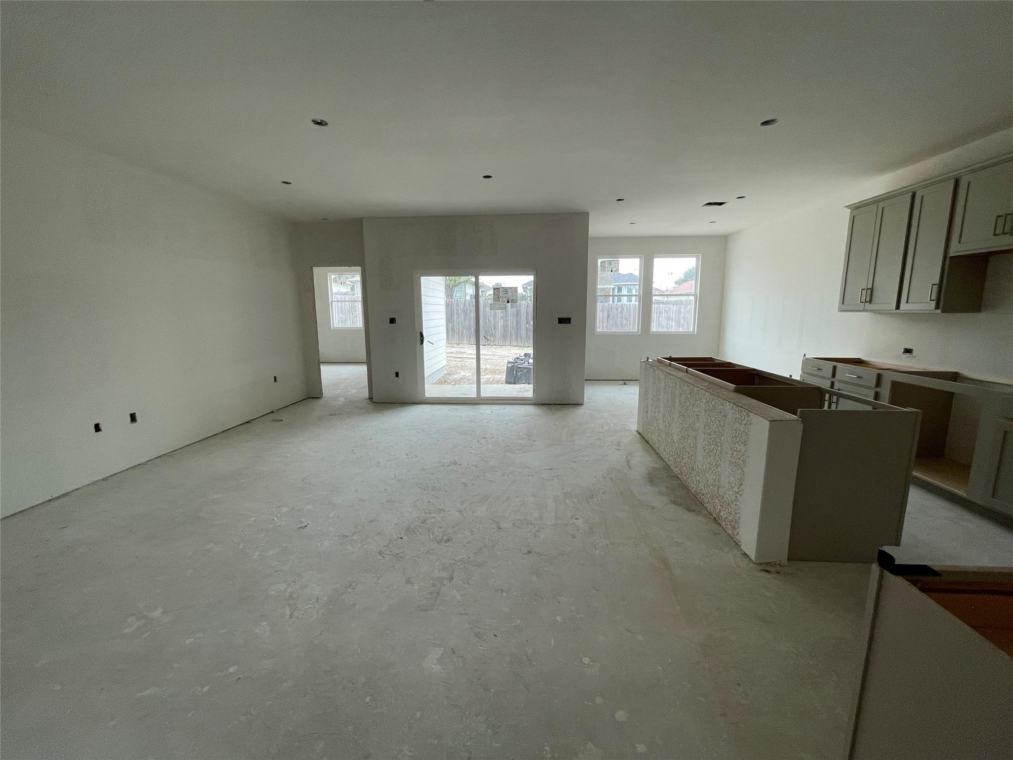 607 Palo Brea Loop, Hutto, TX 78634