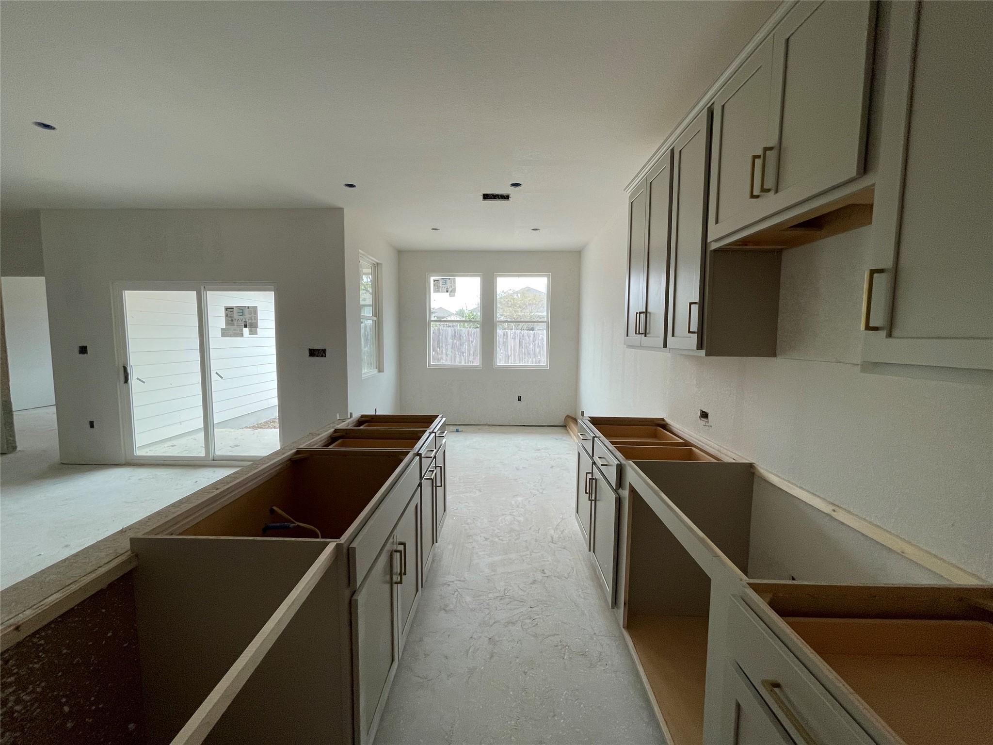 607 Palo Brea Loop, Hutto, TX 78634