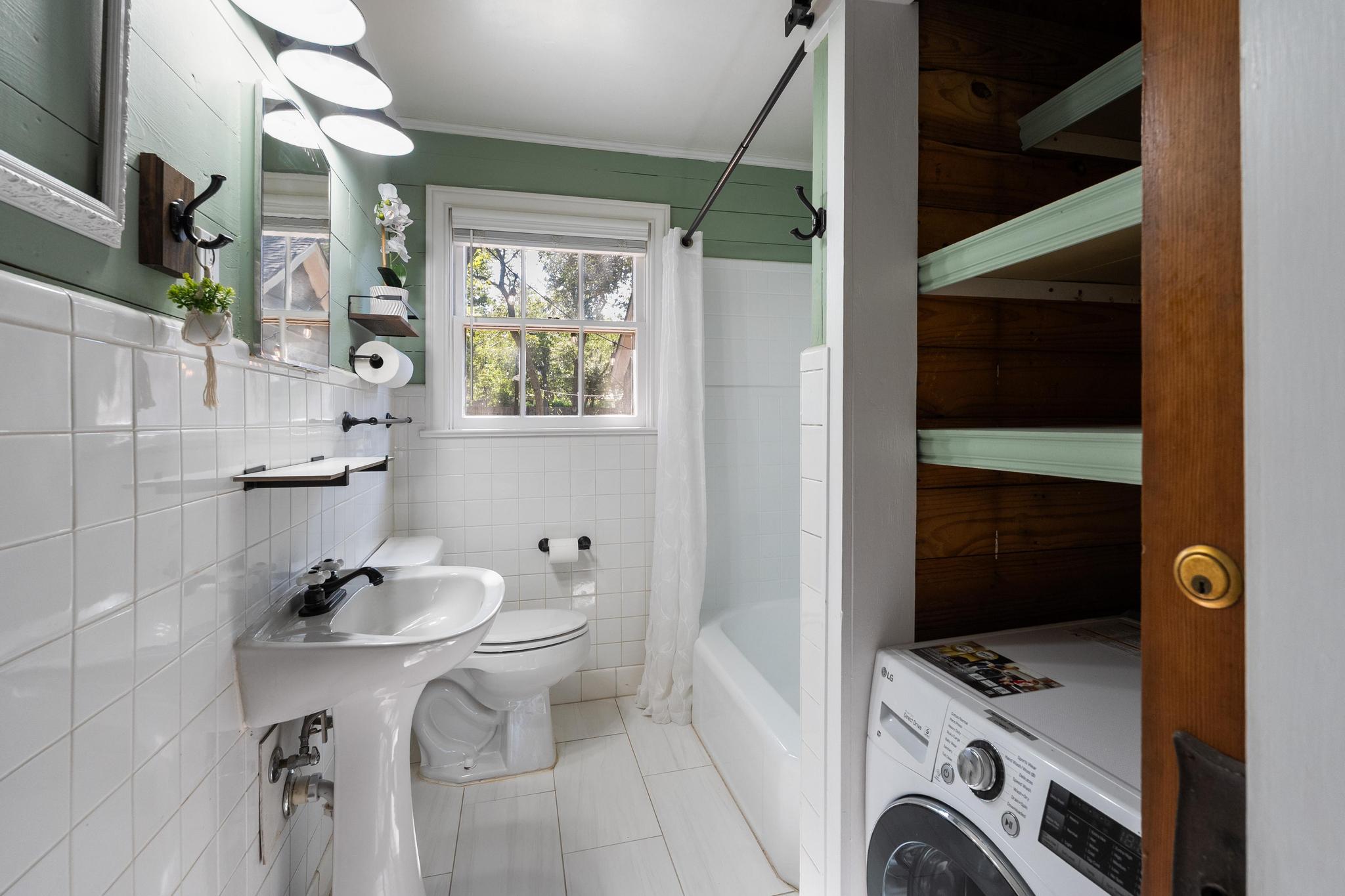 1707 LEXINGTON St, Taylor, TX 76574